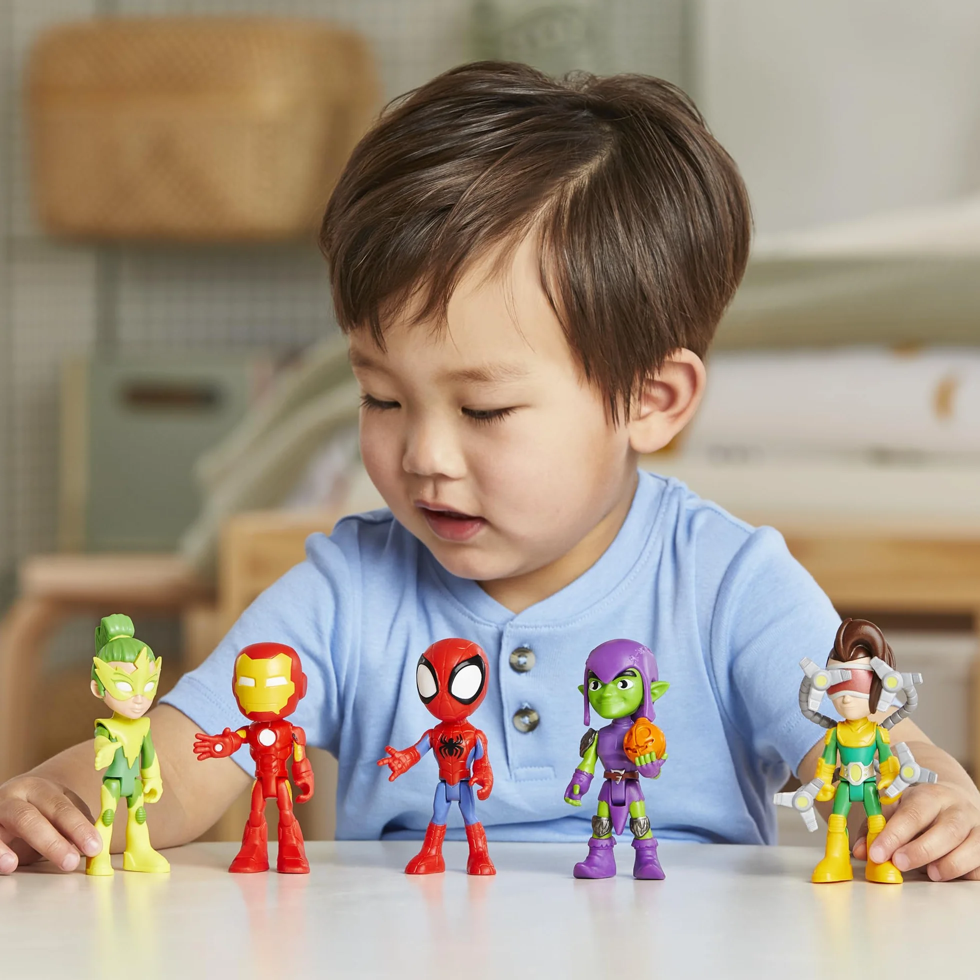 Hasbro Spidey and His Amazing Friends Pack de Amigos y Enemigos, 5 Figuras de Acción de 10 cm, Juguete de Superhéroes para Niños de 3 Años o Más