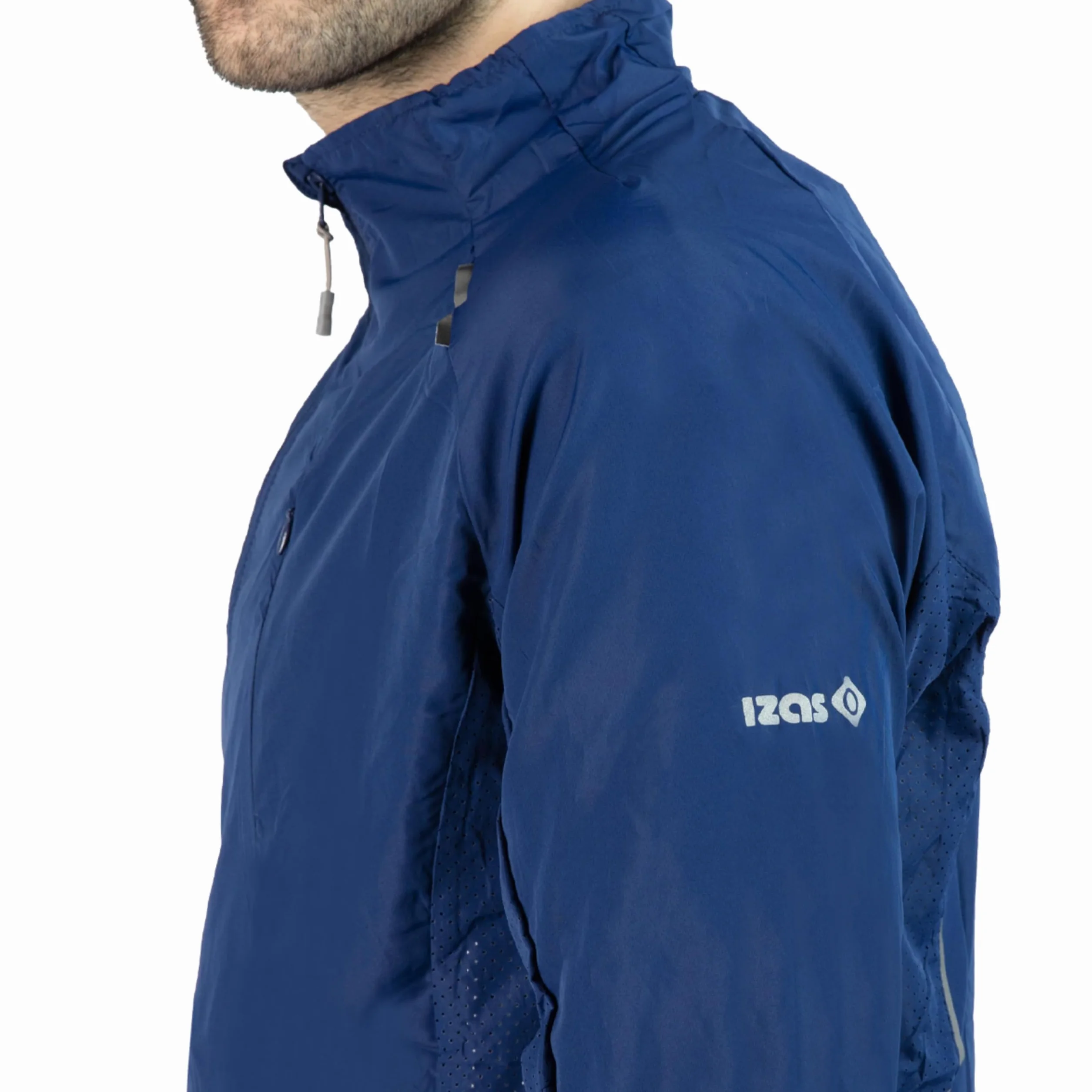 Izas Brezel Chaqueta Ligera Hombre Running Trekking AWPS DRY Coolspeed Corte Ajustado Mangas Anatómicas Ventilación Reflectantes