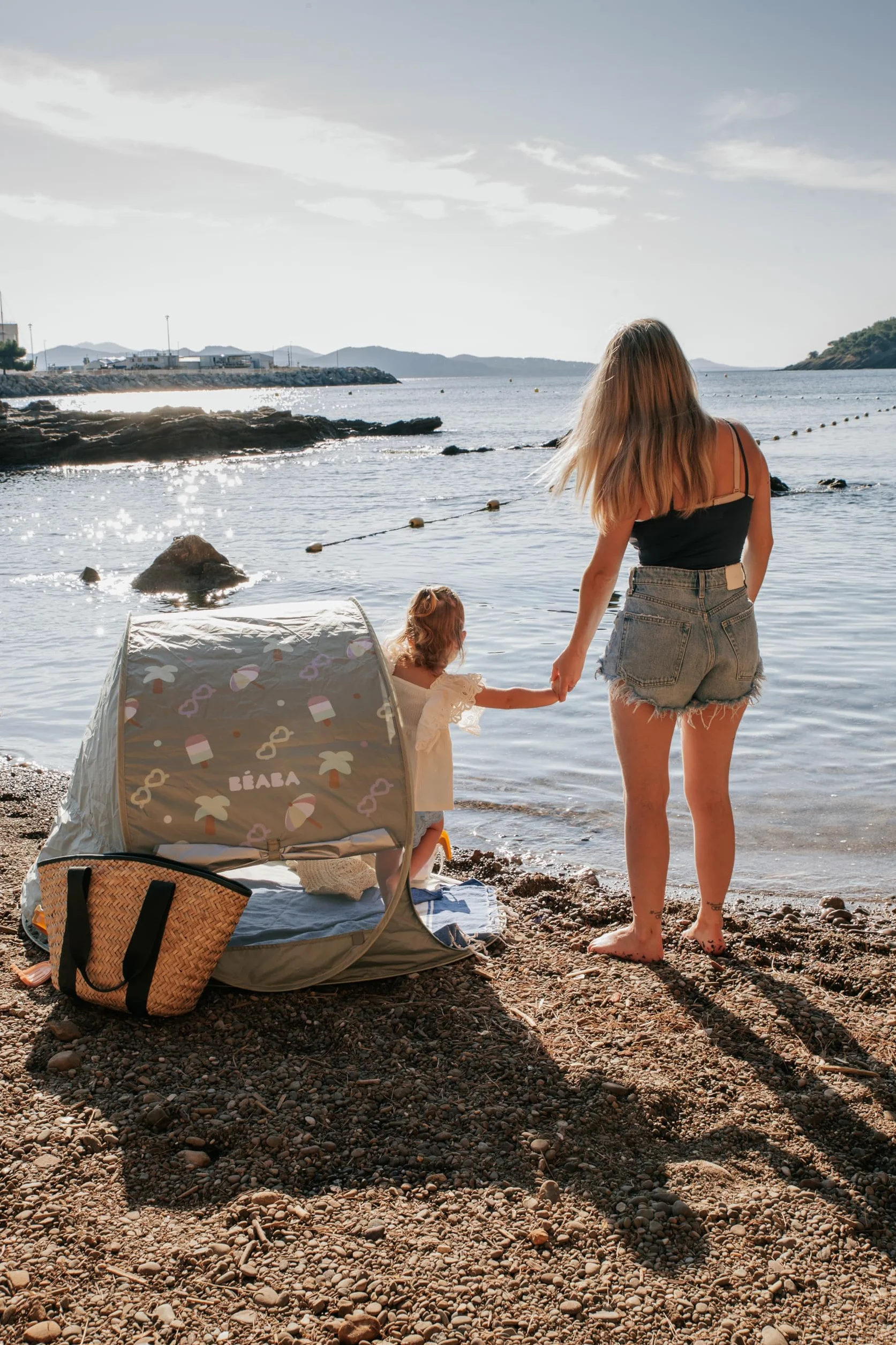 BÉABA, Tienda De Playa para Bebé, Tienda Anti UV Infantil, Protección Solar Máxima UPF50+, Filtrado UV, Ventilación 360°, Mosquitera, Espaciosa, Sistema Pop-Up, Bolsa De Transporte, Breezy, Caqui