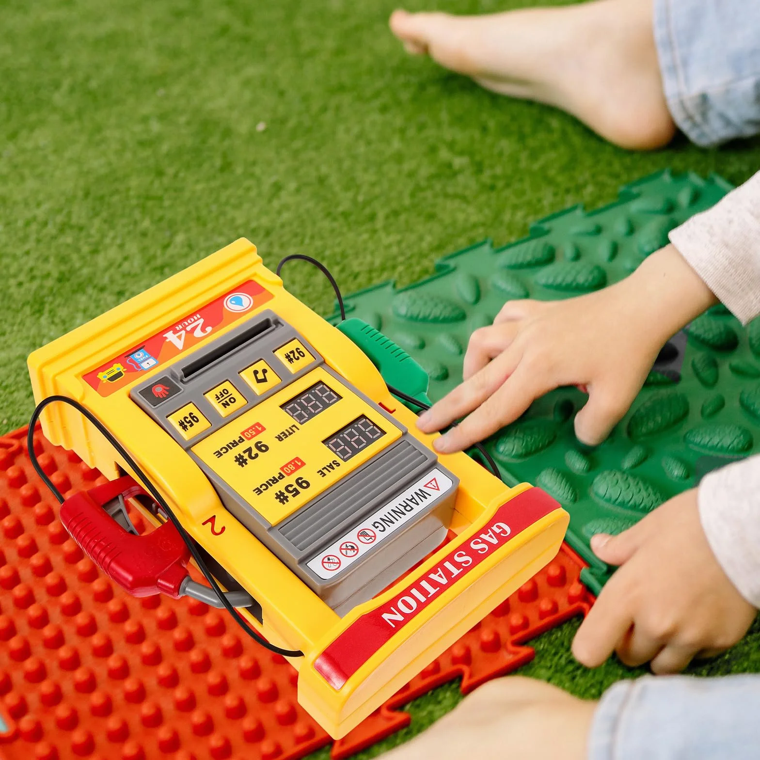 TOYANDONA 1 juego de juguete de la estación de servicio de juguete con bomba de gasolina para niños Juego de estación de servicio juguetes Modelos de modelo de bricolaje
