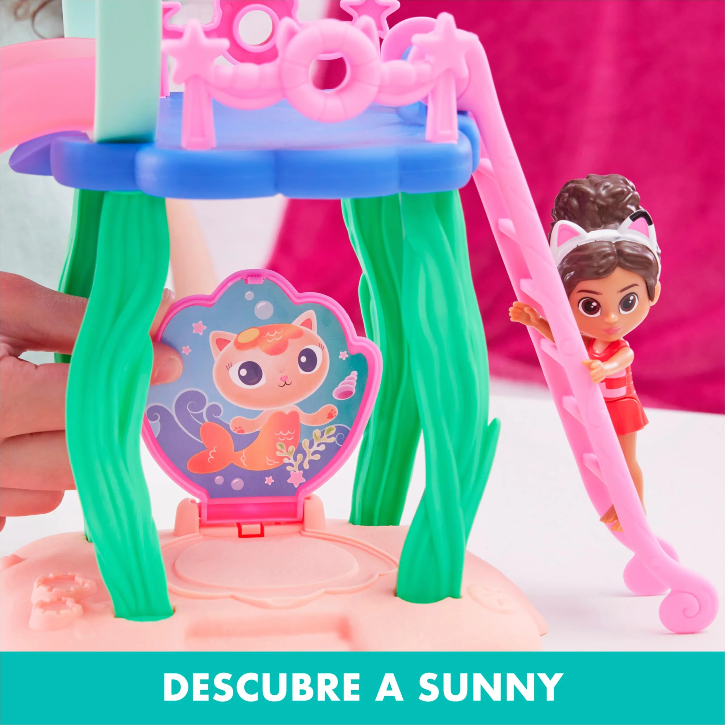 LA CASA DE MUÑECAS DE GABBY - Piscina con Figura de Gabby y Siregata, Colas de Sirena que Cambian de Color y Accesorios de Piscina - 6067878 - Juguetes Niñas 3 Años + Regalo Niña 3 años +