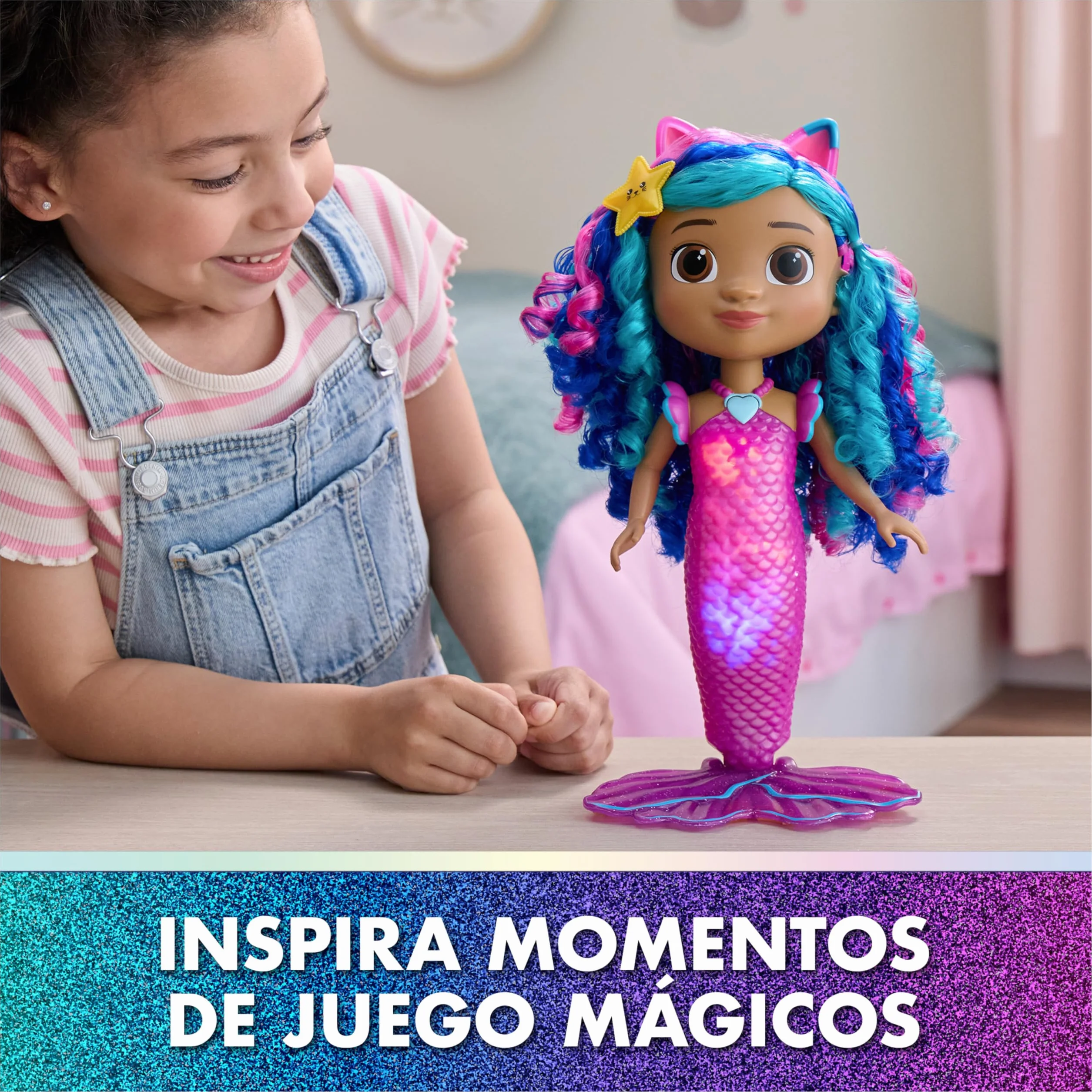 La Casa de Muñecas de Gabby - Muñeca Interactiva Gabby Sirena Canta y Brilla de la Película, con Luces y 14 Sonidos, Resistente al Agua y con Cola Que Cambia de Color - Regalo Niña 3 años +