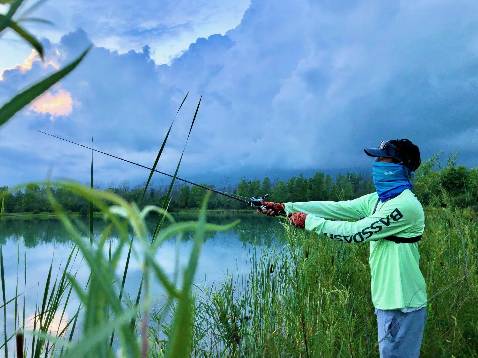 Bassdash Camisetas de Pesca para Hombre Protección Solar UV UPF 50+ Manga Larga