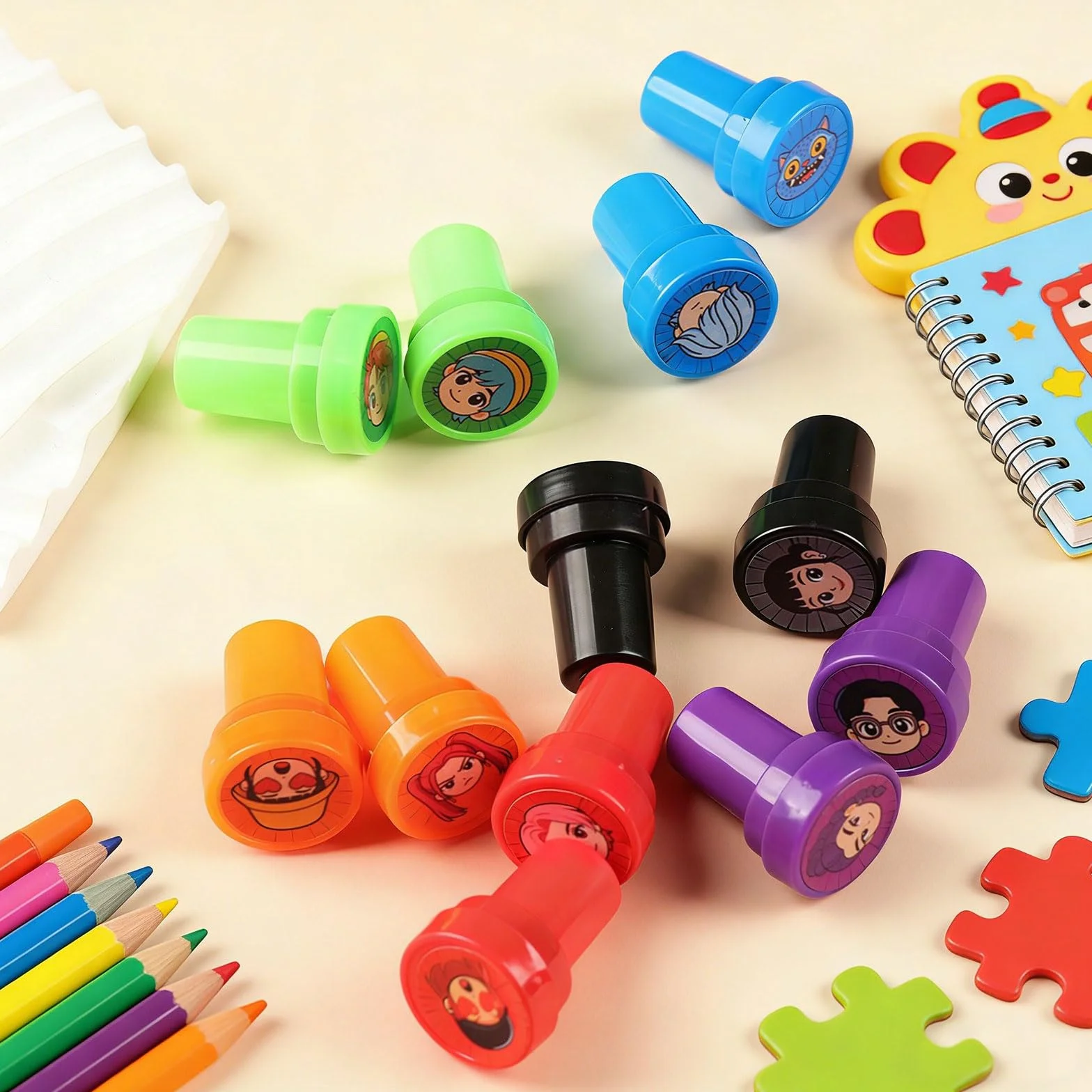 Lot de 24 sellos Demo - Mini Hunte - Autoentintables - para Niños - Redondos - Multicolor - Lindo Juguete de Dibujos Animados - para Fiesta - Pequeños Regalos