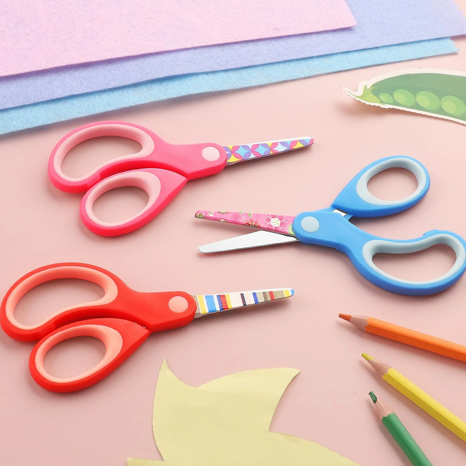 Tijeras para zurdos, tijeras de seguridad para niños, cuchillas de acero inoxidable, empuñaduras suaves, para uso con niños de 3 años en adelante, rosa, azul, rojo, paquete de 3 pares