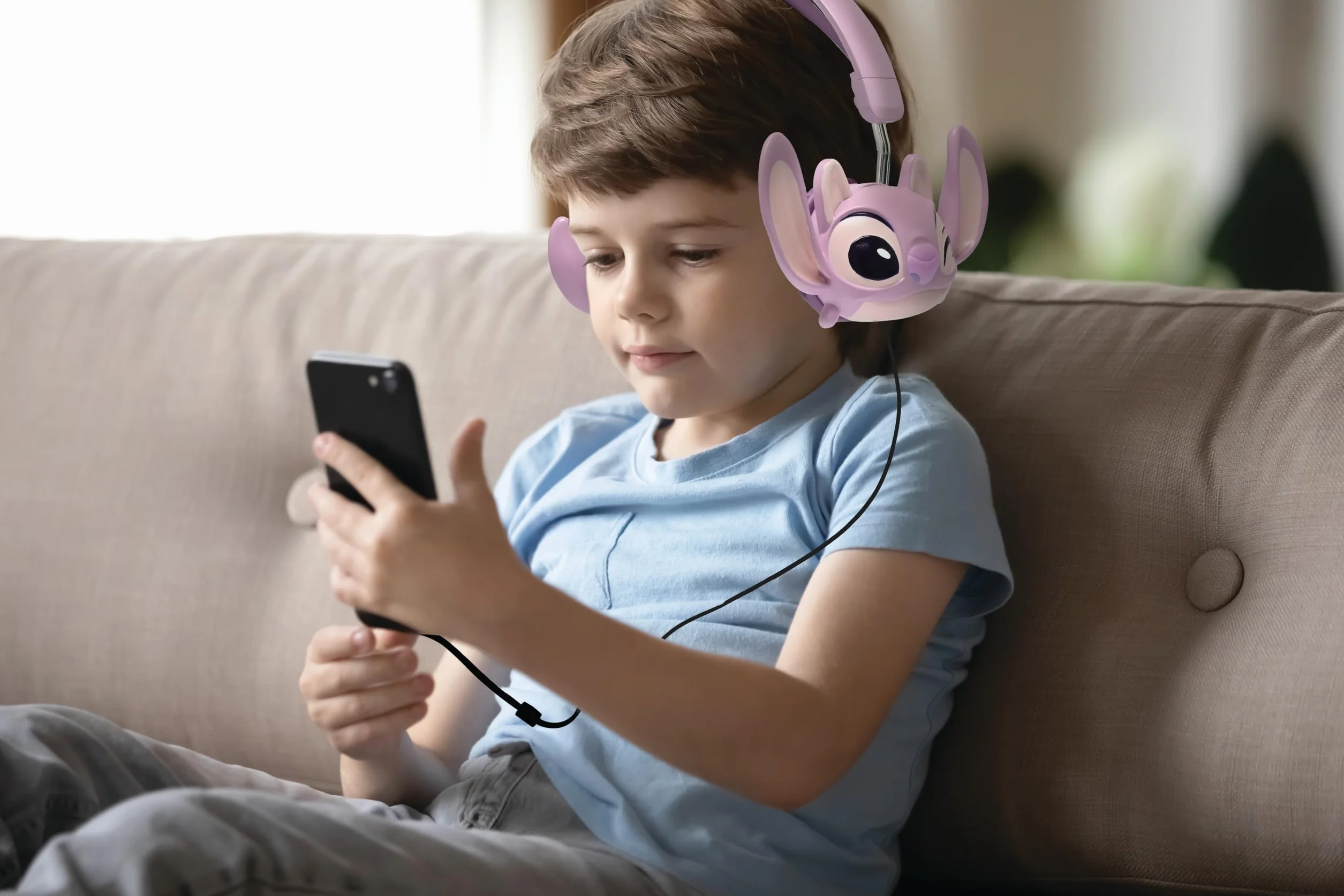 LEXIBOOK, Disney Stitch, Auriculares estéreo con Cable Stitch 3D, Plegables, Potencia de Sonido Limitada, HP015D