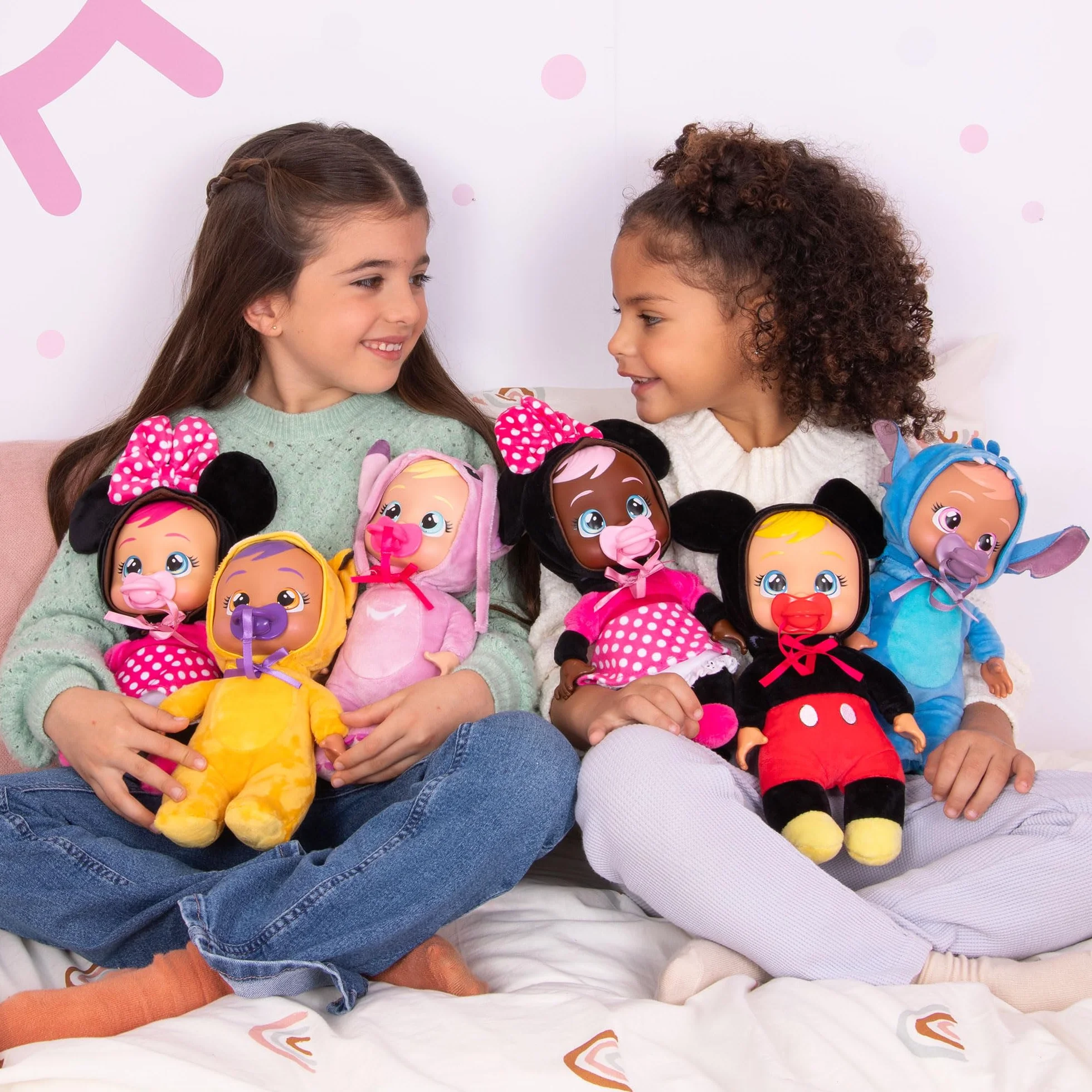 Bebés Llorones Tiny Cuddles Disney Minnie, Muñeca Suave y Blanda 25 cm, Llora Lagrimas de Verdad Incluye Pijama Disney, Juguete para niños y niñas +18 Meses