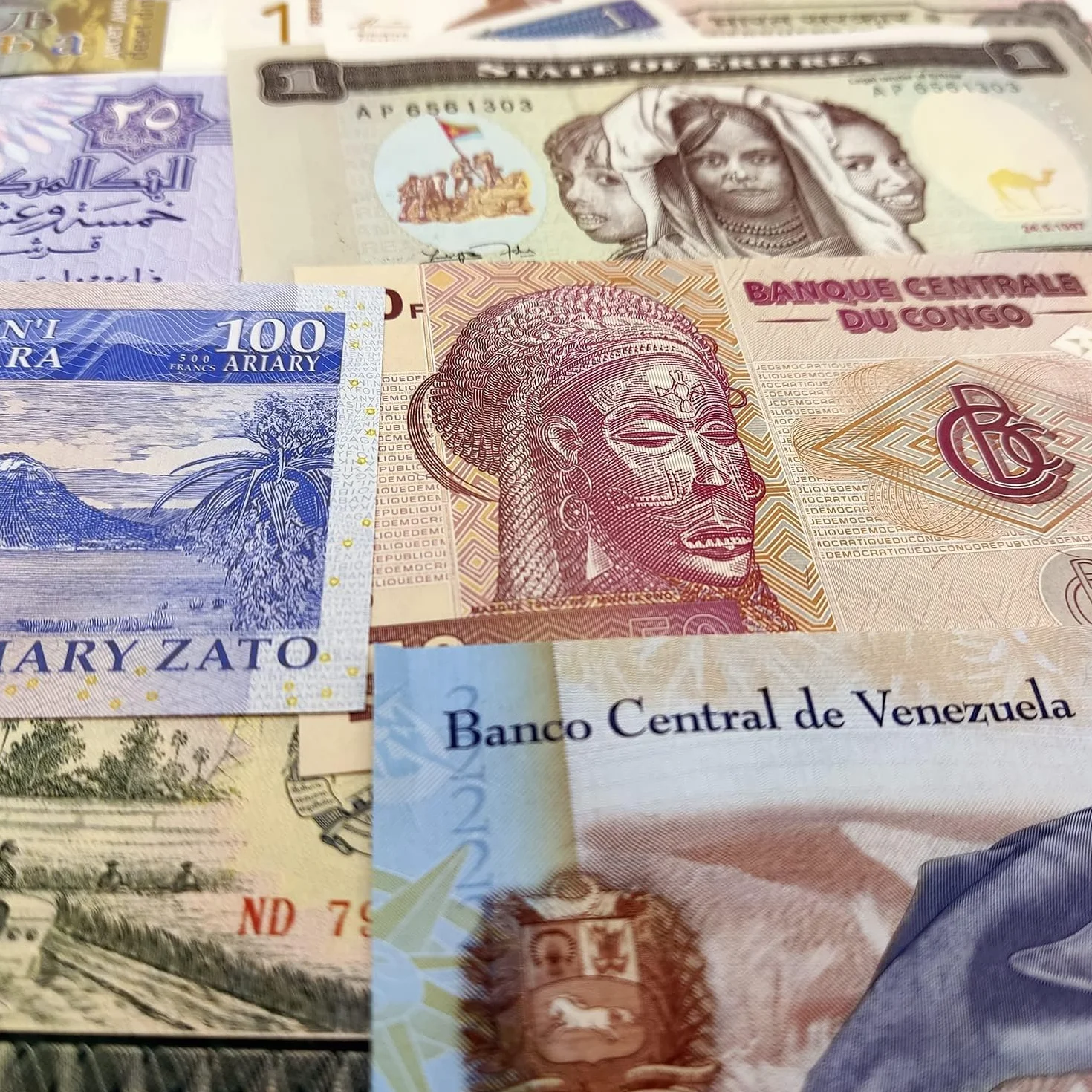 IMPACTO COLECCIONABLES | Colección de 25 Billetes Auténticos de 25 Países Diferentes - Sin Repeticiones, Desmonetizados y Originales | Ideal para Coleccionistas, Incluye Certificado de Autenticidad