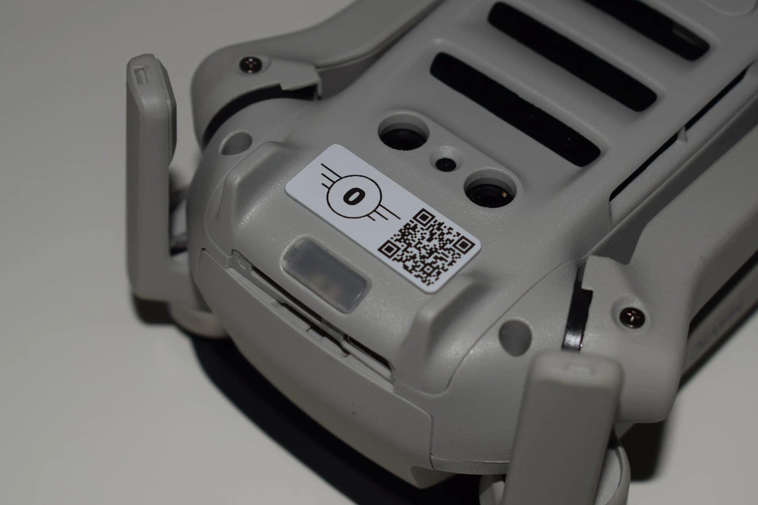 ● Pack 1 Uds. ● Placa Identificativa para Drones ● Placas para Dron CUMPLEN requisitos normativa EASA ● Tamaño Personalizados para Todos los Modelos de drone (Marcado de Clase EASA)