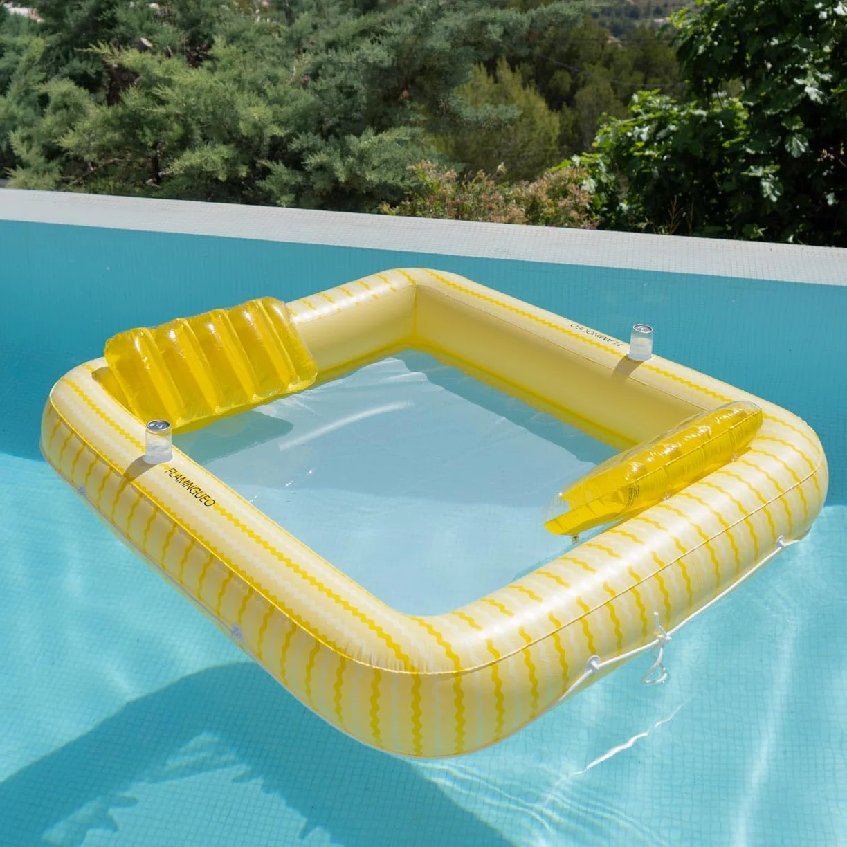 Flamingueo Colchoneta Piscina - Flotador Playa - Tamaño Extra Grande - Base de Rejilla - Dos Posavasos - Dos Almohadas Extraíbles