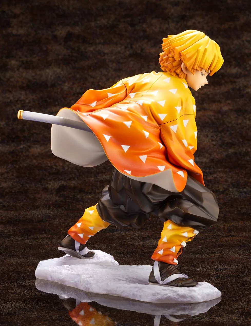 Estatua Zenitsu Agatsuma 17 cm. Demon Slayer: Kimetsu no Yaiba. Kotobukiya. ARTFXJ. 1:8