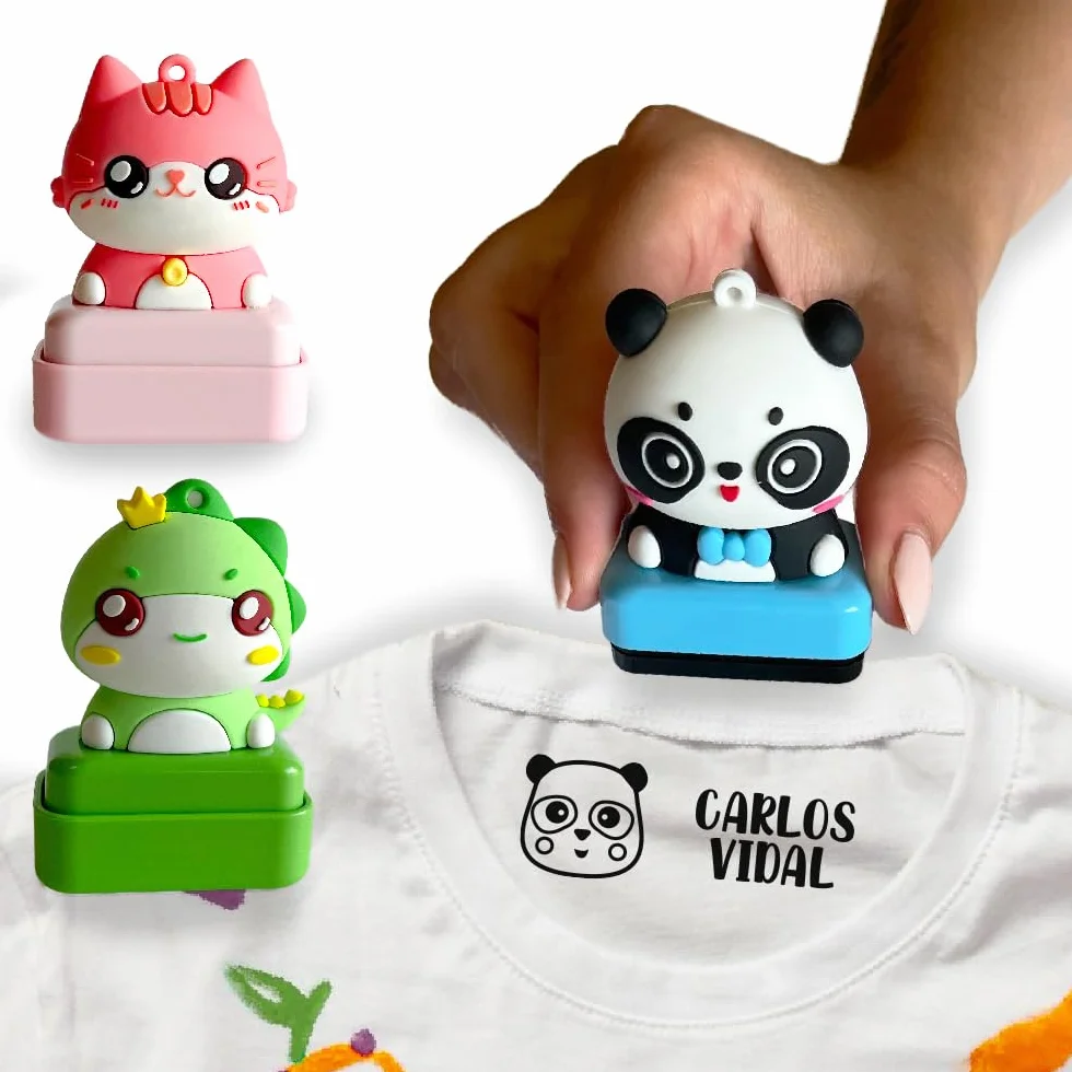 Transparent Gift Sello Personalizado para Ropa Infantil con Nombre Muñecos Animales. Sellos Personalizados Ropa Niños. Sello para Marcar. Tinta Negra Resistente al Agua. Regalos de Vuelta al Cole