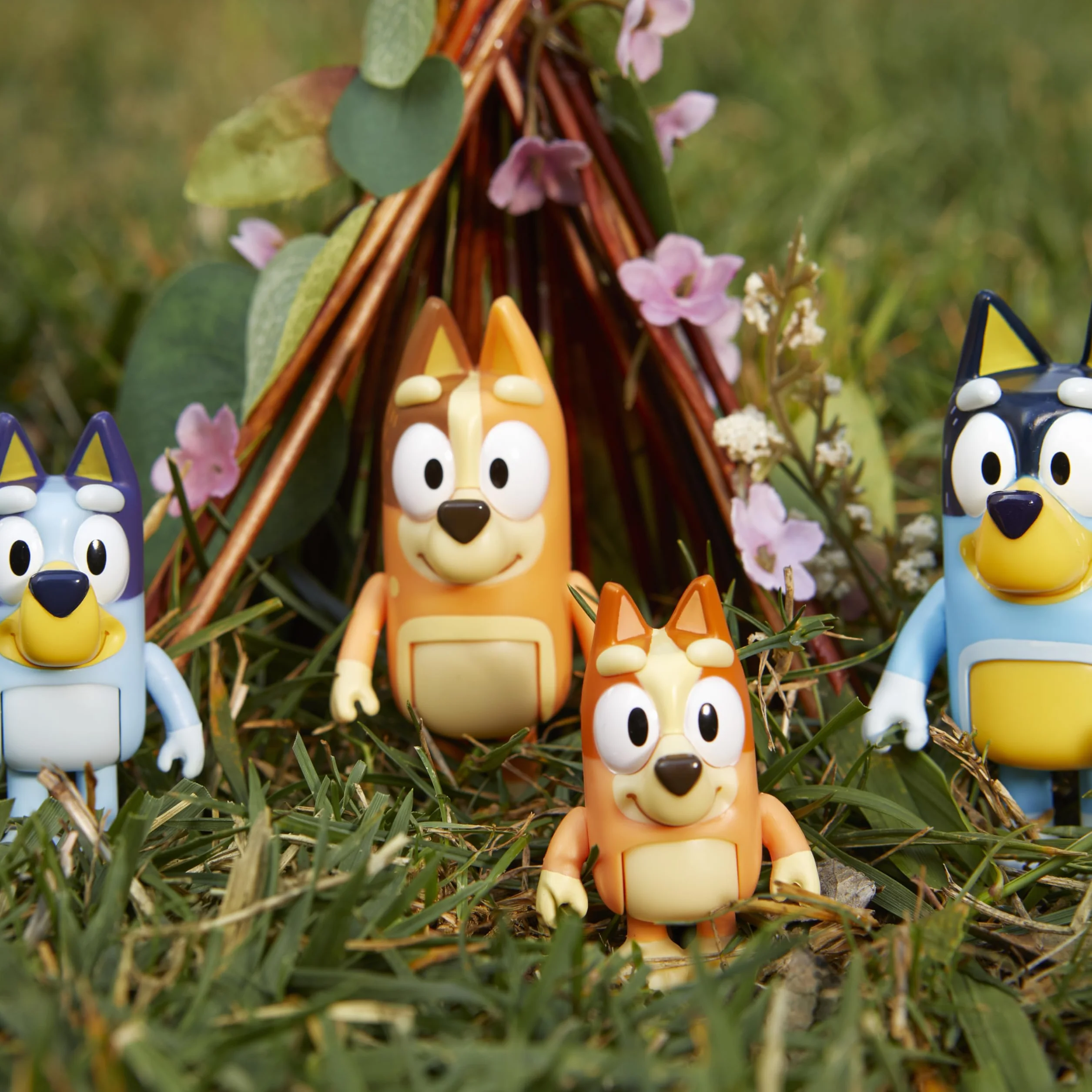 Bluey Pack de 4 Figuras Familia, Figuras de 6,3-7,6 cm