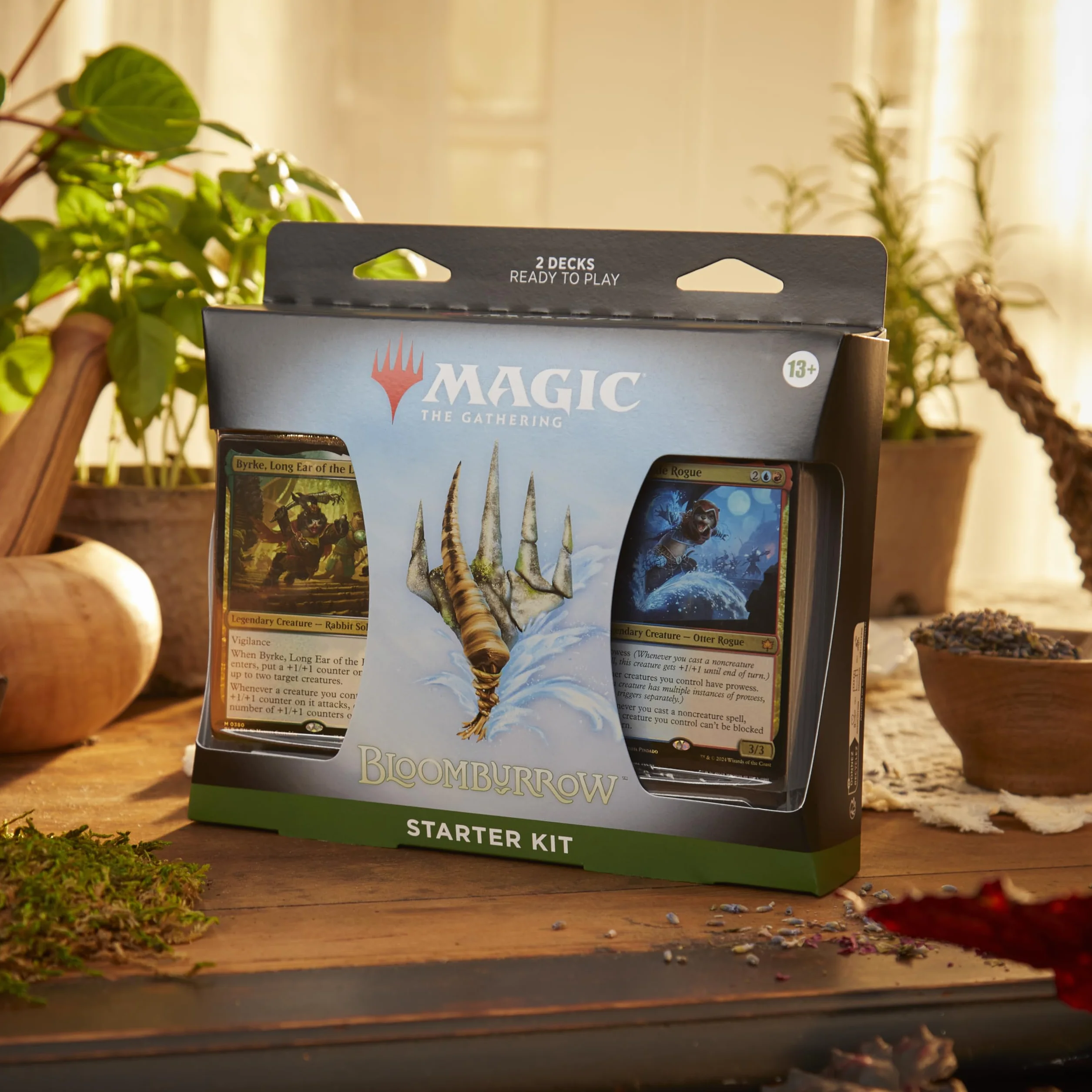Kit de inicio de Bloomburrow, de Magic: The Gathering - 2 mazos listos para jugar (Versión en Español)