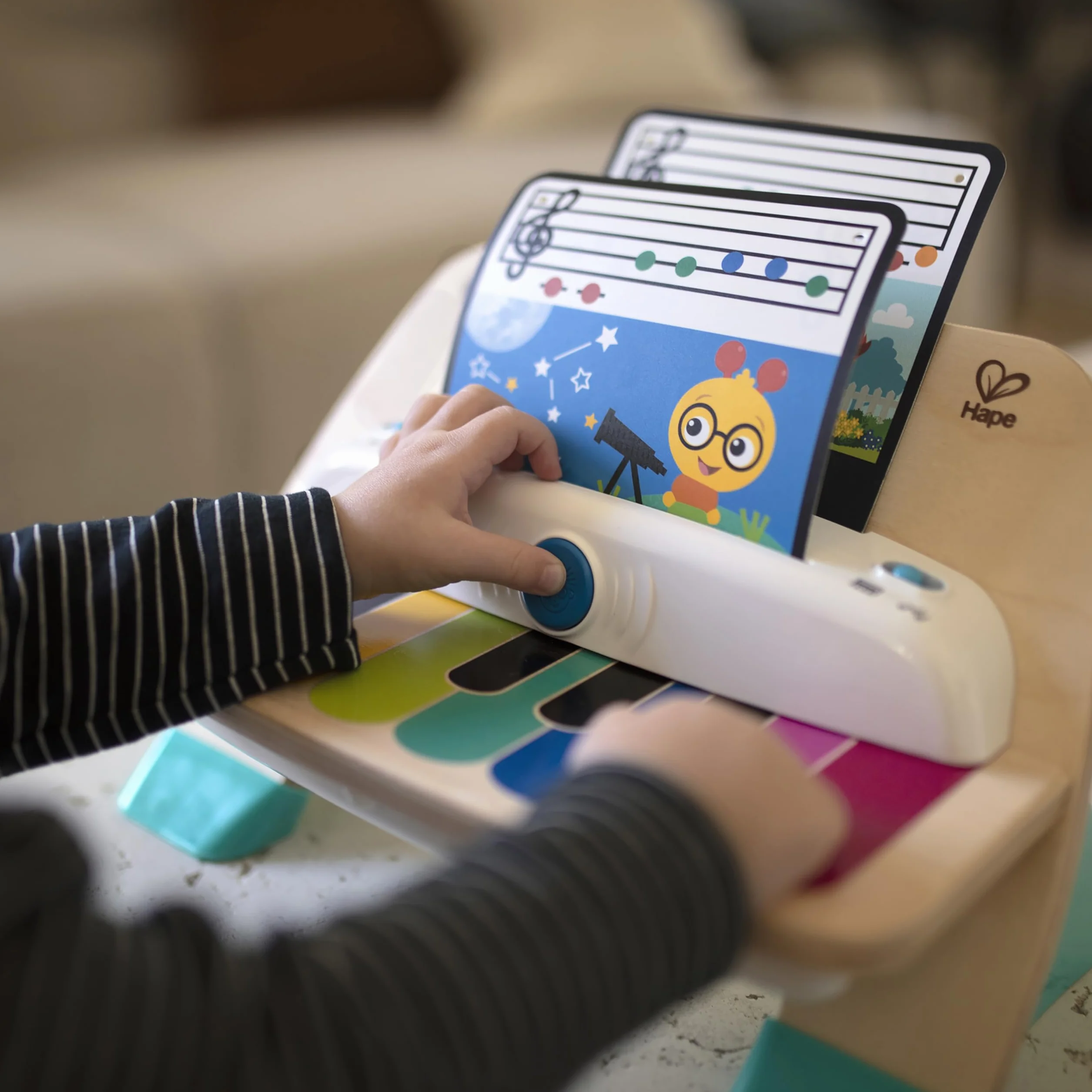 Baby Einstein, Hape, Piano Magic Touch, Juguete Musical de Madera, Incluye 3 partituras y 6 Canciones, Volumen Ajustable, a Partir de 6 Meses, Be Piano, 1 Unidad (Paquete de 1)