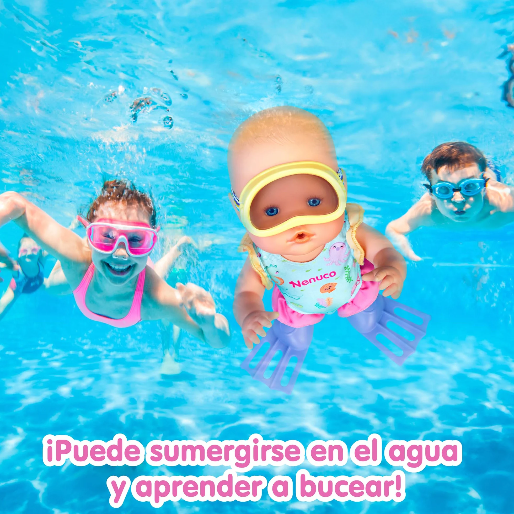 Nenuco - ¡Aprende a Bucear! Muñeco de 35 cm y Cuerpo Duro Que Mueve Sus piernas y Nada solito. con tu Ayuda podrá sumergirse en el Agua y bucear. Incluye bañador, Aletas y Gafas de bucear (NFN75000)