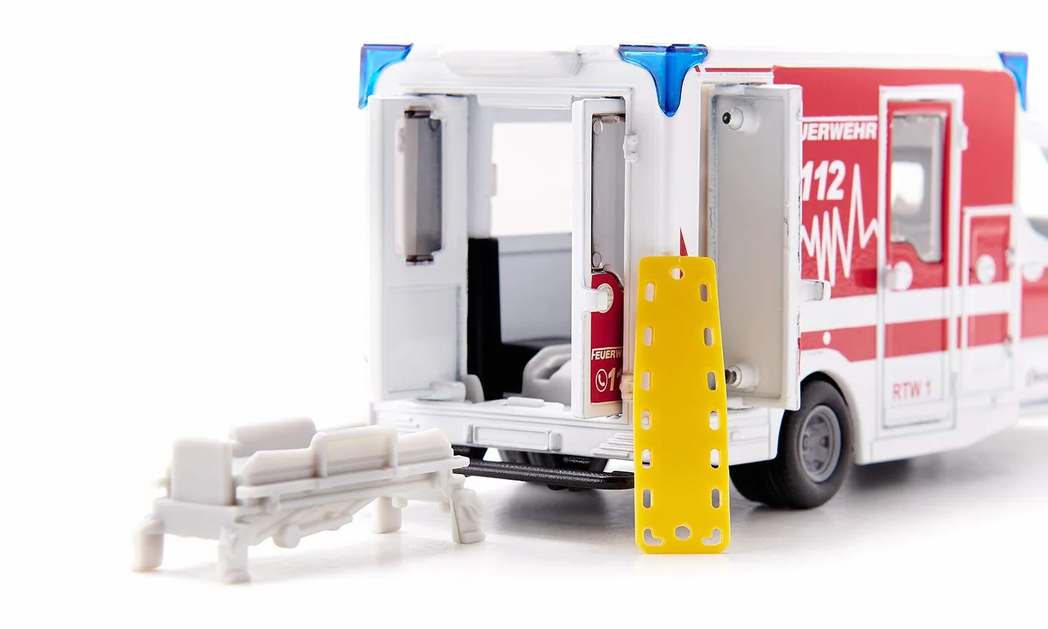 Siku 2115, Mercedes-Benz Sprinter Miesen Tipo C Ambulancia, 1:50, Metal/plástico, Rojo/Blanco, Techo Desmontable, Incl. Camilla y Tablero Giratorio
