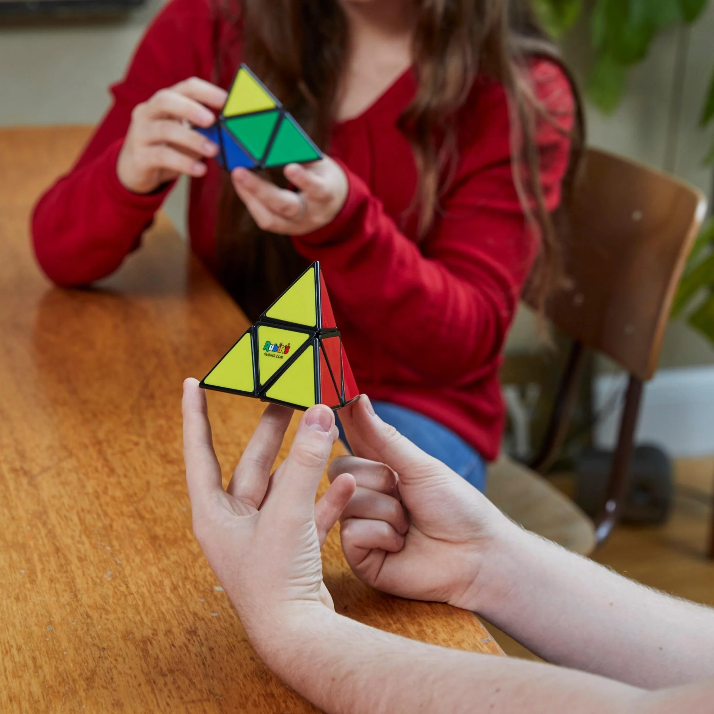 Rubiks - Cubo De Rubik Pirámide - Rompecabezas Adultos Y Rompecabezas Niños | Rubik Cube De Bolsillo para Desafiar La Mente | Regalo Niño 8 Años O Más | Juegos Niños 8 Años