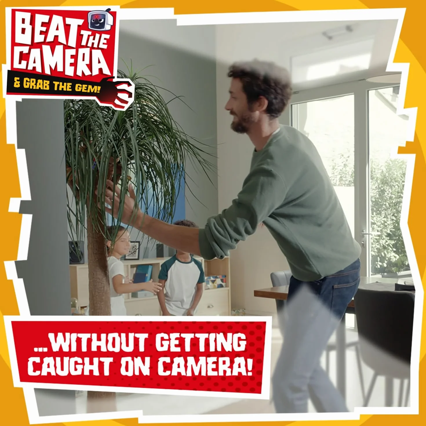 TOMY Games Beat the Camera - Pasa la seguridad, roba gemas, deshabilita la alarma - Fiesta de búsqueda del tesoro y juegos familiares de interior - para niños mayores de 3 años - Regalos de cumpleaños