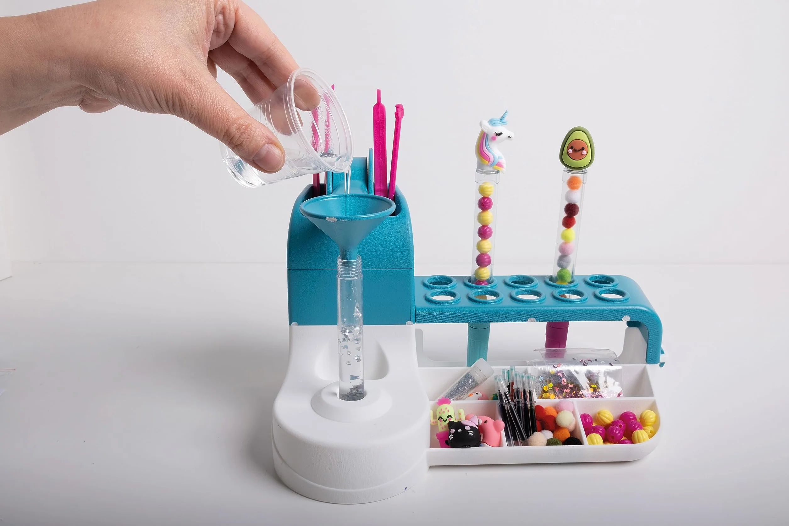 Clementoni - 18779 - Idea - Taller De Los Bolígrafos - Un Set Perfecto Para Hacer Tus Propias Bolígrafos, Juego Creativo, Juego Para Manualidades, Juguete 6 Años
