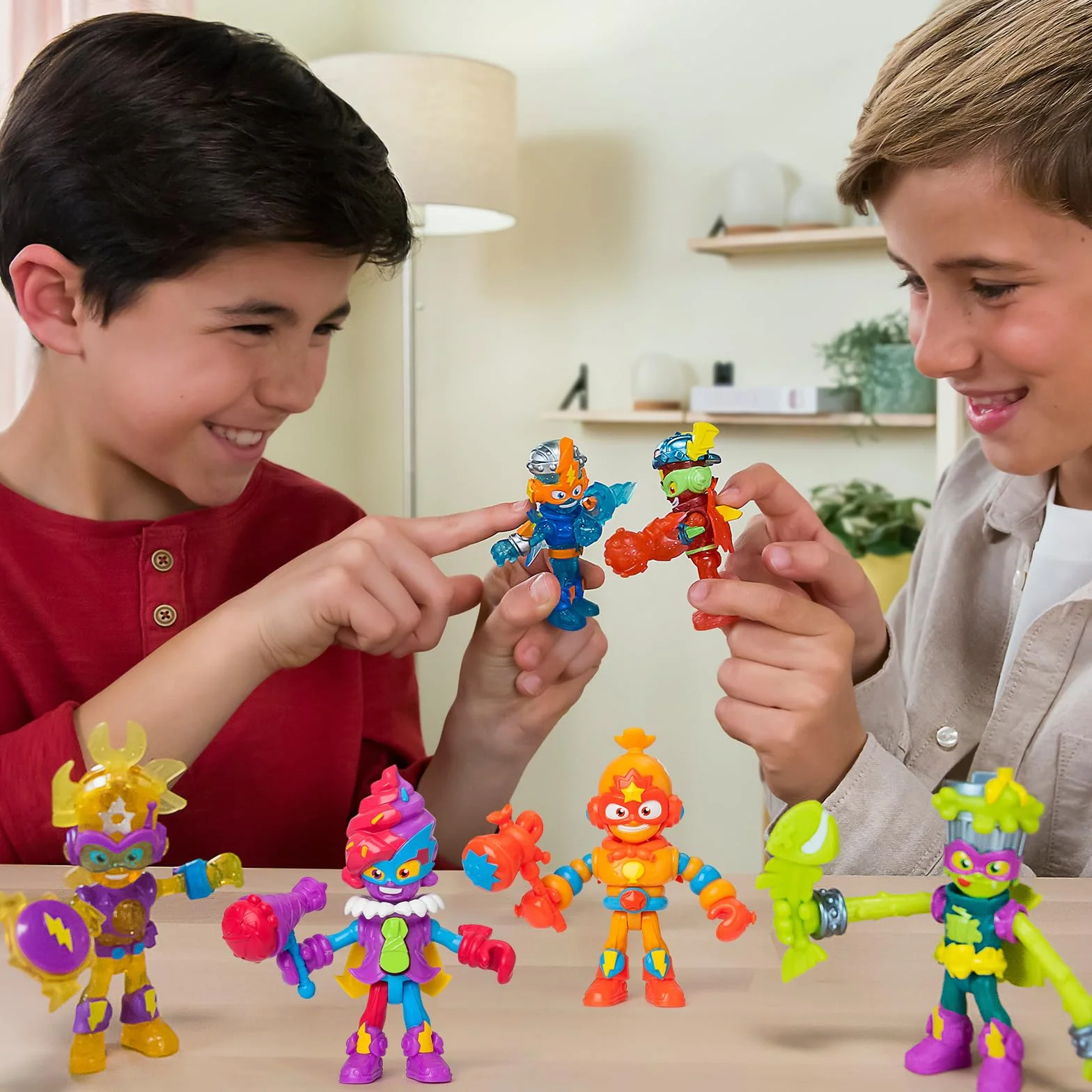 SUPERTHINGS RIVALS OF KABOOM Figura Kazoom Kid Fury con Kazoom Kid, SuperThings Exclusivo y Accesorio
