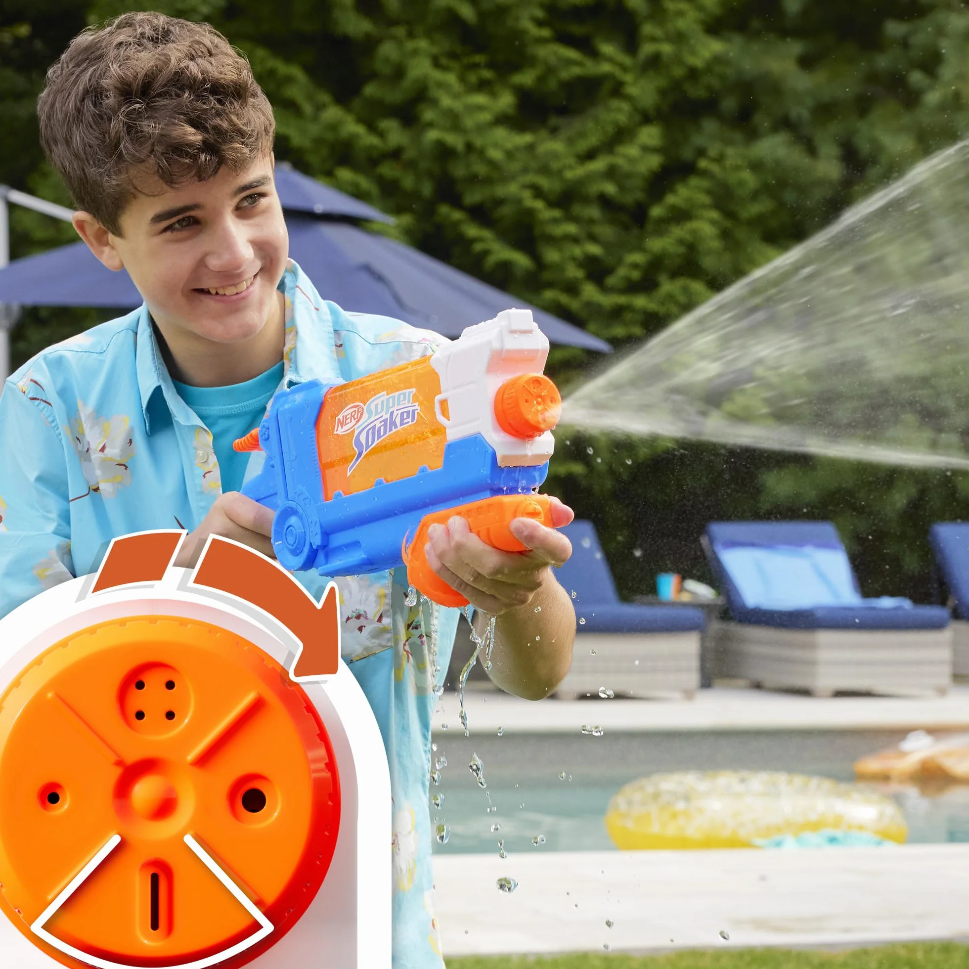 Hasbro Nerf Super Soaker Flip Fill, Lanzador de Agua para Niños y Niñas a Partir de 6 Años, 4 Estilos de Rociado, Llenado Rápido, Tanque de 0,8 L, Juegos de Exterior