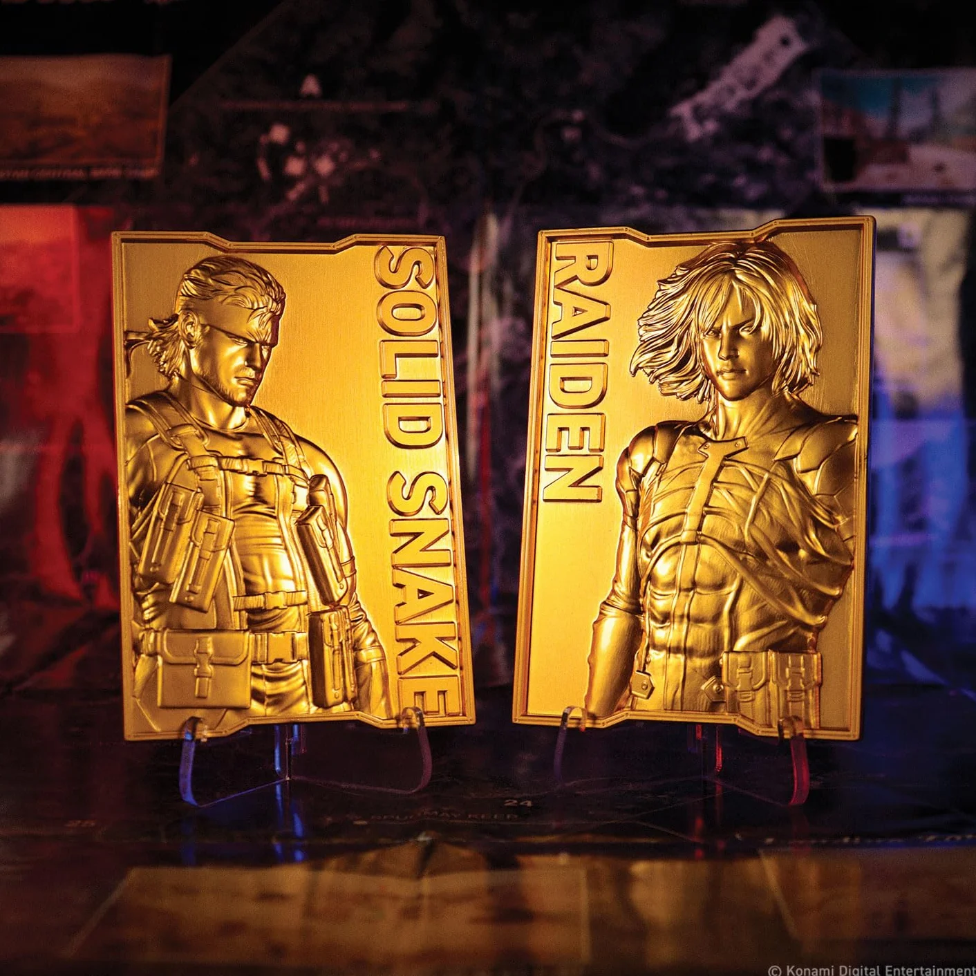 FaNaTtik Metal Gear Solid 2 - Lingote de serpiente sólido chapado en oro de 24 quilates, con licencia oficial y edición limitada coleccionable (2.001 en todo el mundo) con numeración individual