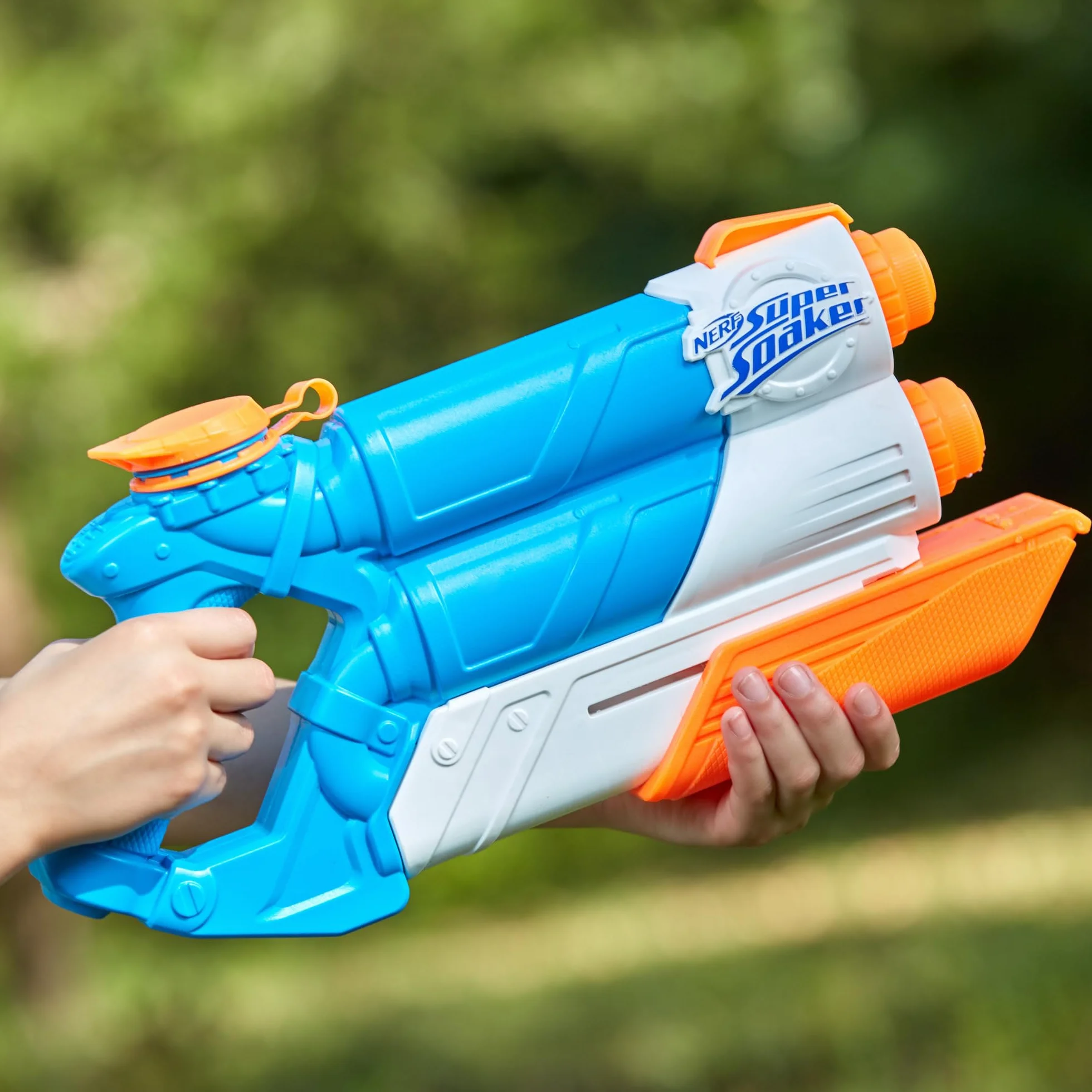 Nerf Super Soaker Twin Tide Lanzador de agua de bombeo 2 cañones Juguete agua al aire libre