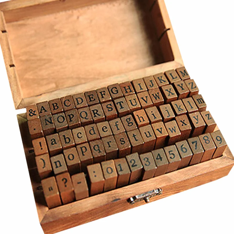 70 sellos de letras del alfabeto, juego de letras del alfabeto de goma de madera, números y símbolos, números y puntuación, kit de sellos de tinta multiusos con caja de almacenamiento, para
