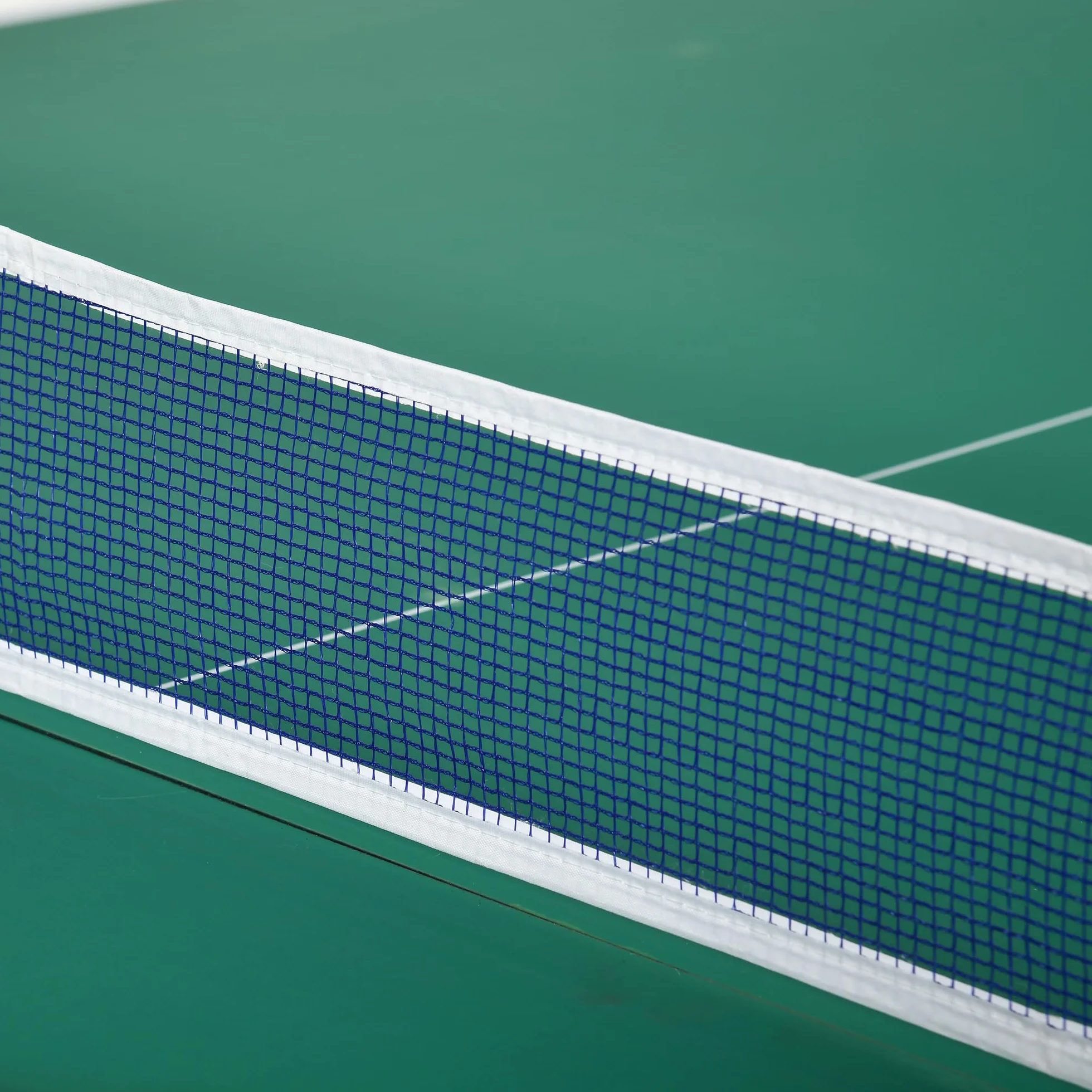 SPORTNOW Mesa de Ping Pong Plegable Profesional Tamaño Estándar con Red Paletas 3 Pelotas 274x152,5x76 cm Verde