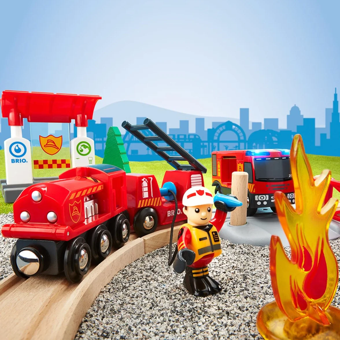 BRIO World - Set de Ferrocarril de Bomberos, Ferrocarriles, Set de Construcción de Madera, Tren Juguete, Juguetes Niños 3 Años o más, Juegos Educativos 3 Años