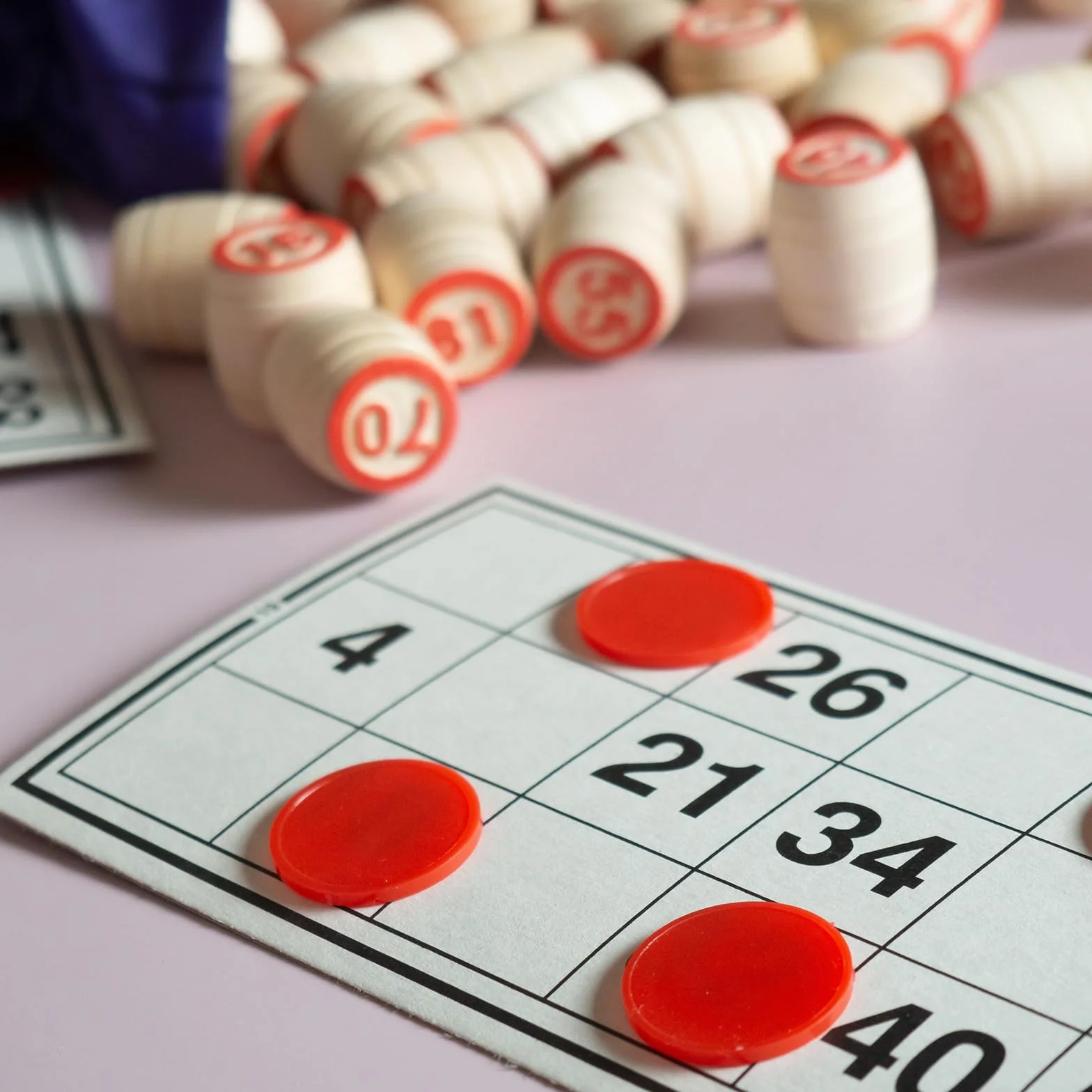 QUARKZMAN 120Pcs Fichas De Póker De 1 Pulgada, Fichas De Bingo De Plástico Contadores De Aprendizaje Discos De Conteo Marcadores Fichas De Juego Opacas, Naranja, Planas