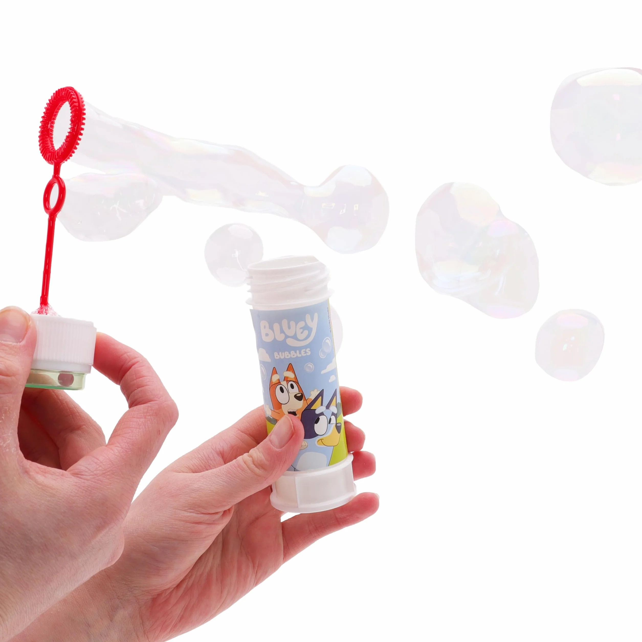 Toyland® Pack de 12 Bluey Botes de Burbujas con Varitas, Solución de 60ml y Tapa de Laberinto Novedosa - Juguetes para bolsitas de Fiesta y Dinero de Bolsillo