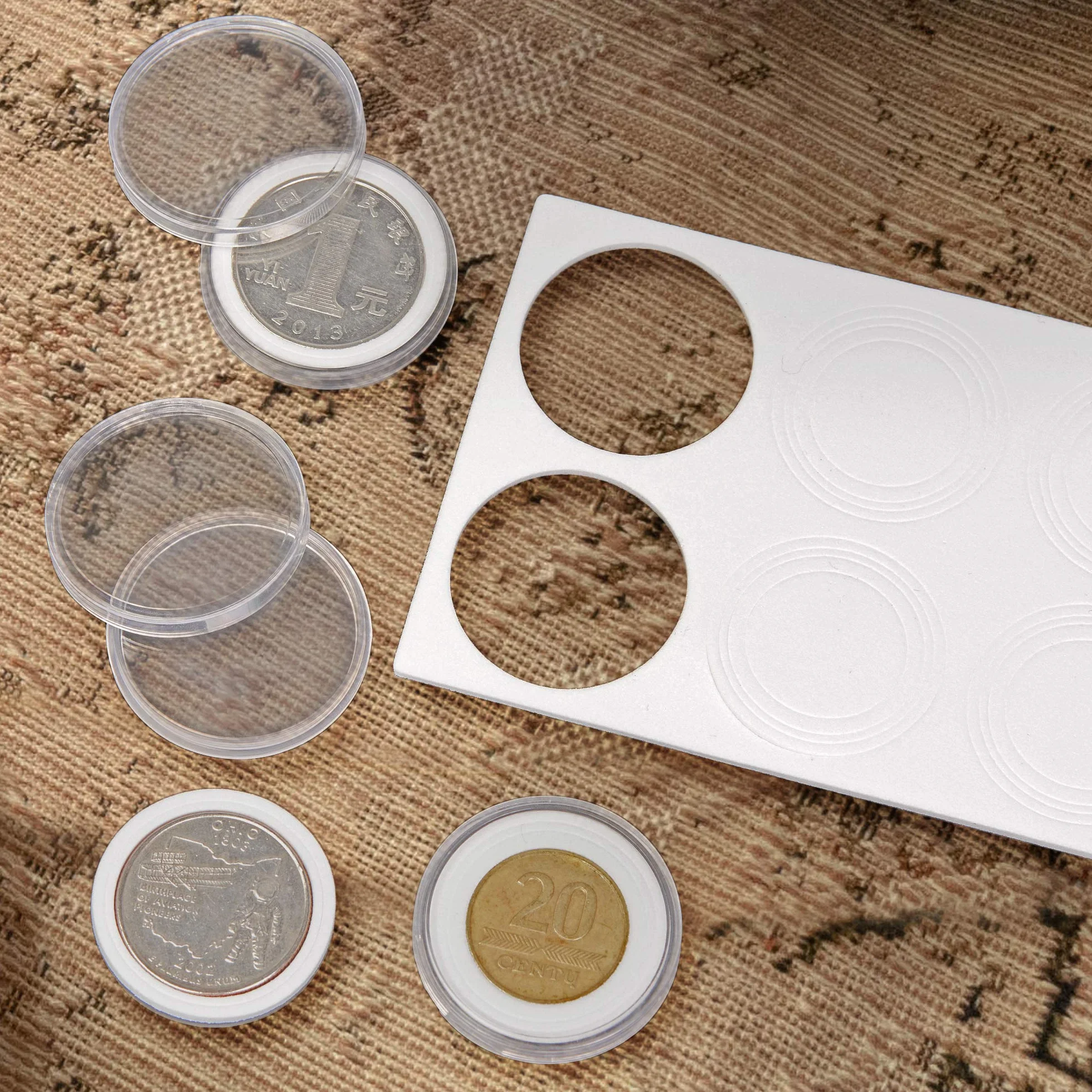 MATANA - 200 Piezas Cápsulas de Soporte de Monedas (33mm) - Estuche Plastico con Juntas de EVA - Caja Clasificadora de Almacenamiento y Colección de Monedas