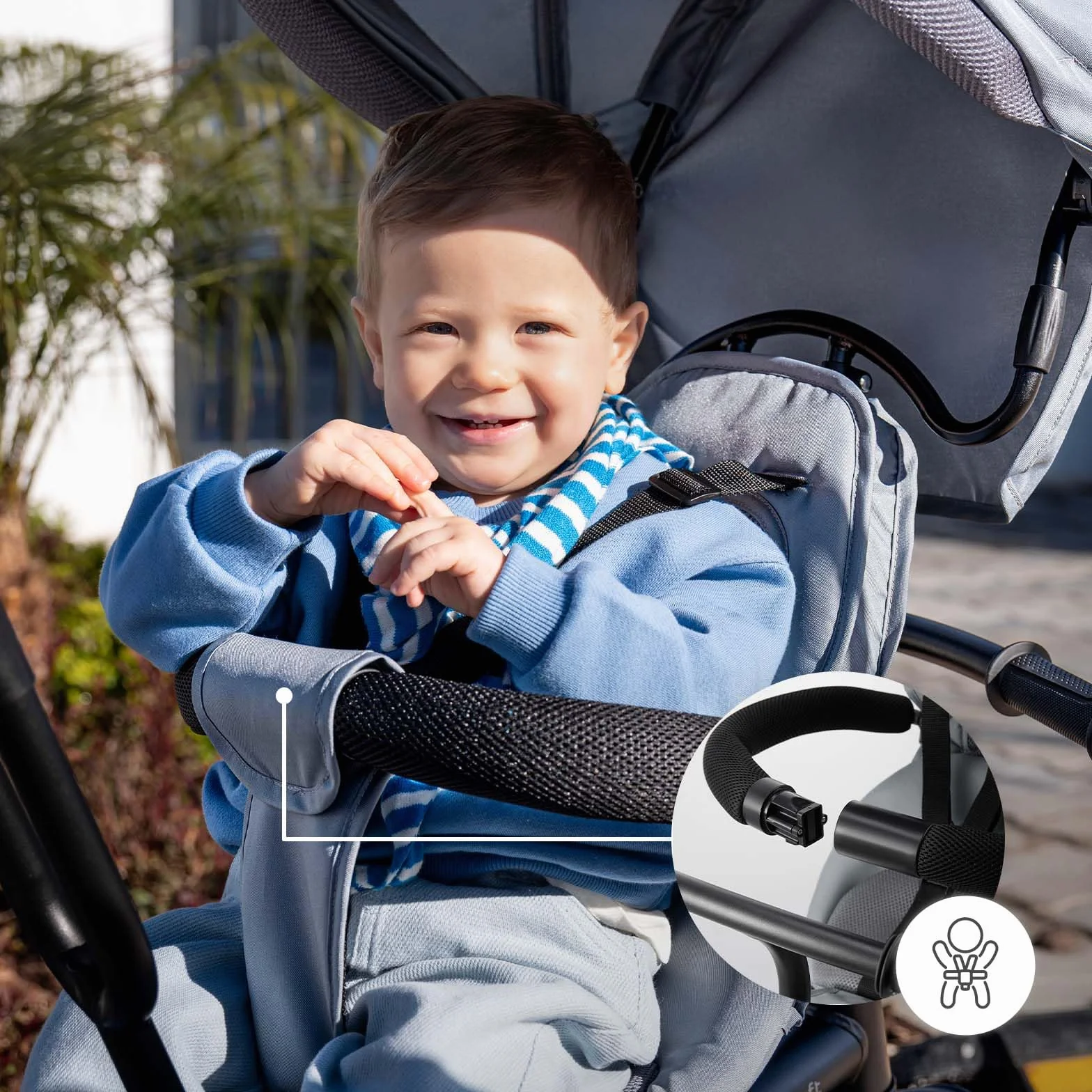 Kinderkraft Freeway 2, Triciclo Evolutivo para Bebé, Asiento Giratorio 360°, Pedales Libres, Arnés de 3 Puntos, Freno Central, 9 Meses a 5 Años, Rosa