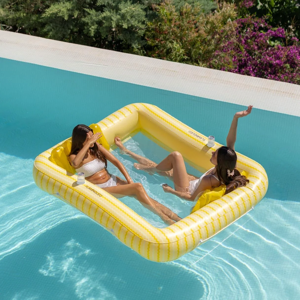 Flamingueo Colchoneta Piscina - Flotador Playa - Tamaño Extra Grande - Base de Rejilla - Dos Posavasos - Dos Almohadas Extraíbles