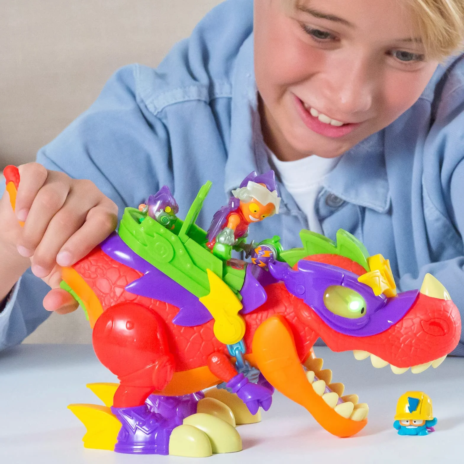 SUPERTHINGS RIVALS OF KABOOM Superdino V-Rex, Dinosaurio articulado Villano con Efectos de luz y Sonido, 1 Kazoom Kid y 1 SuperThing