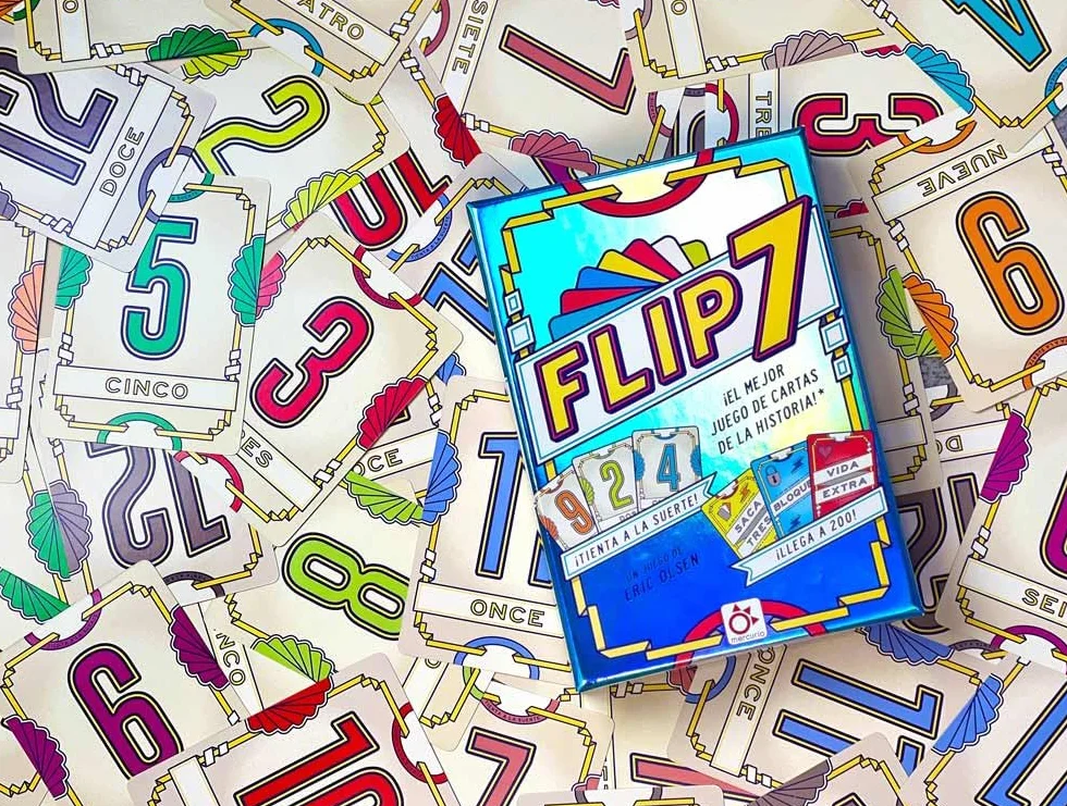 Mercurio - Flip 7 | Juego de Cartas Estratégico y Divertido | Reta tu Suerte y Tu Astucia | para Adultos y Niños +8 Años | Ideal para Fiestas, Familia y Amigos | 20 Minutos de Diversión