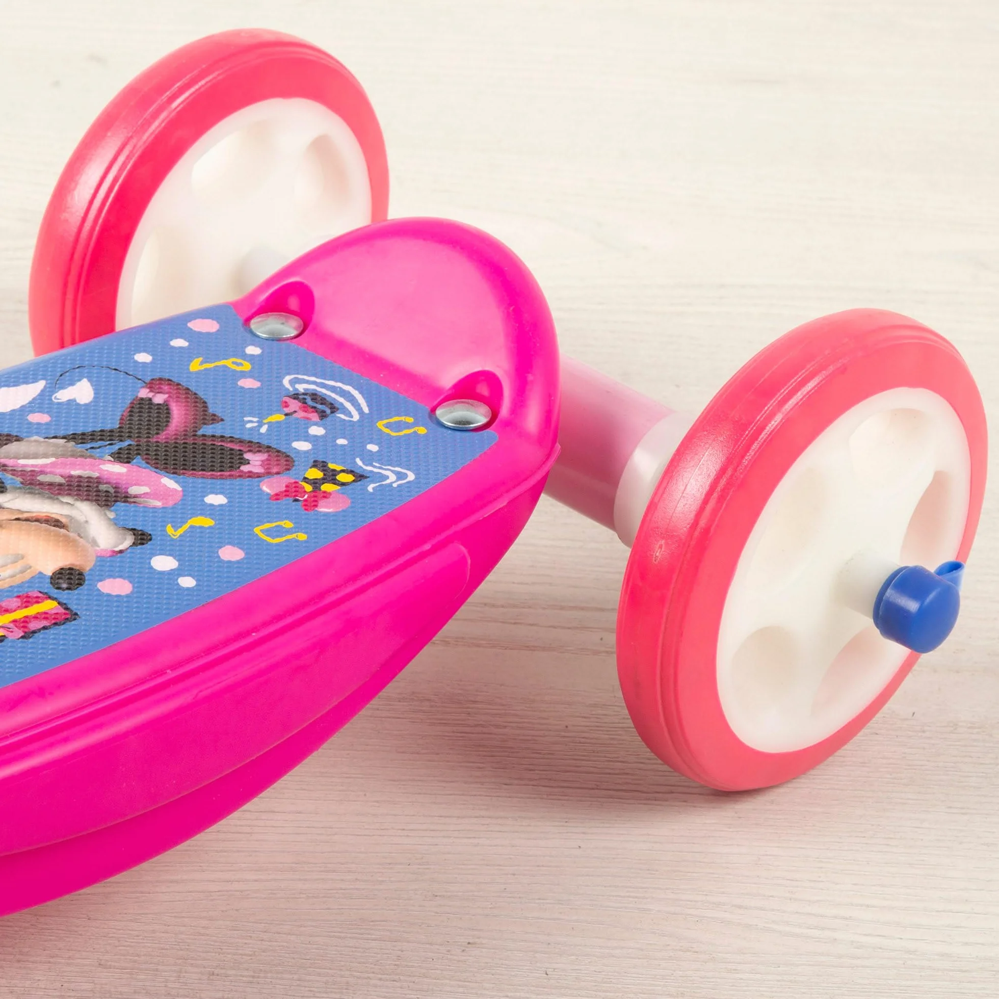 Disney Minnie Patinete 3 Ruedas +20 kg +2 años, 57x30x60-66 cm, Escudo Delantero, Juegos para niños, Motricidad, Diseño Colorido Minnie Mouse, Patinete Infantil, Fácil de Montar (77742)
