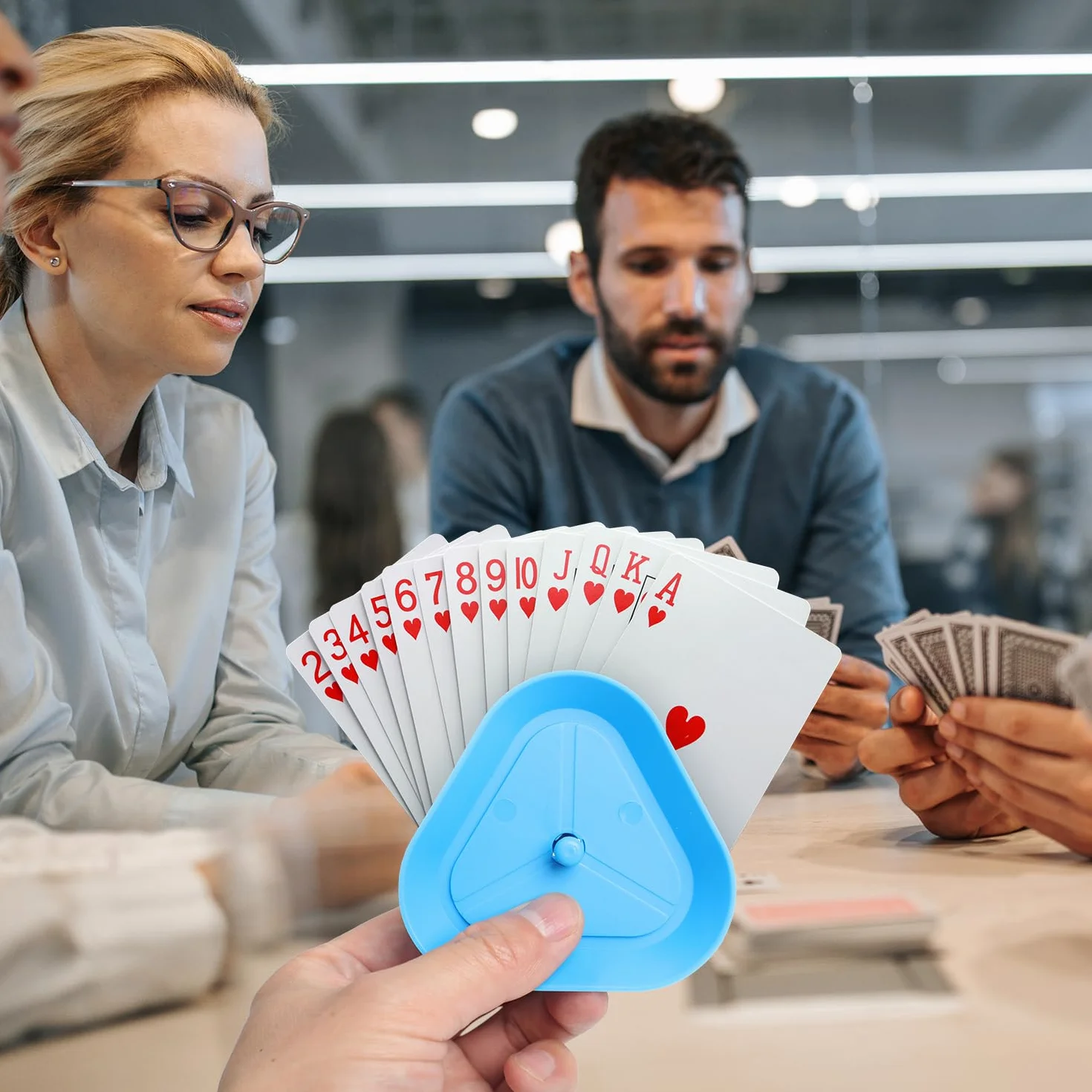 Soporte para Cartas de Juego de 4 Piezas, Soporte para Tarjetas de Juego para niños, Soporte para Juegos de Cartas de pie en Forma de triángulo, Compatible con Diferentes tamaños de Cartas