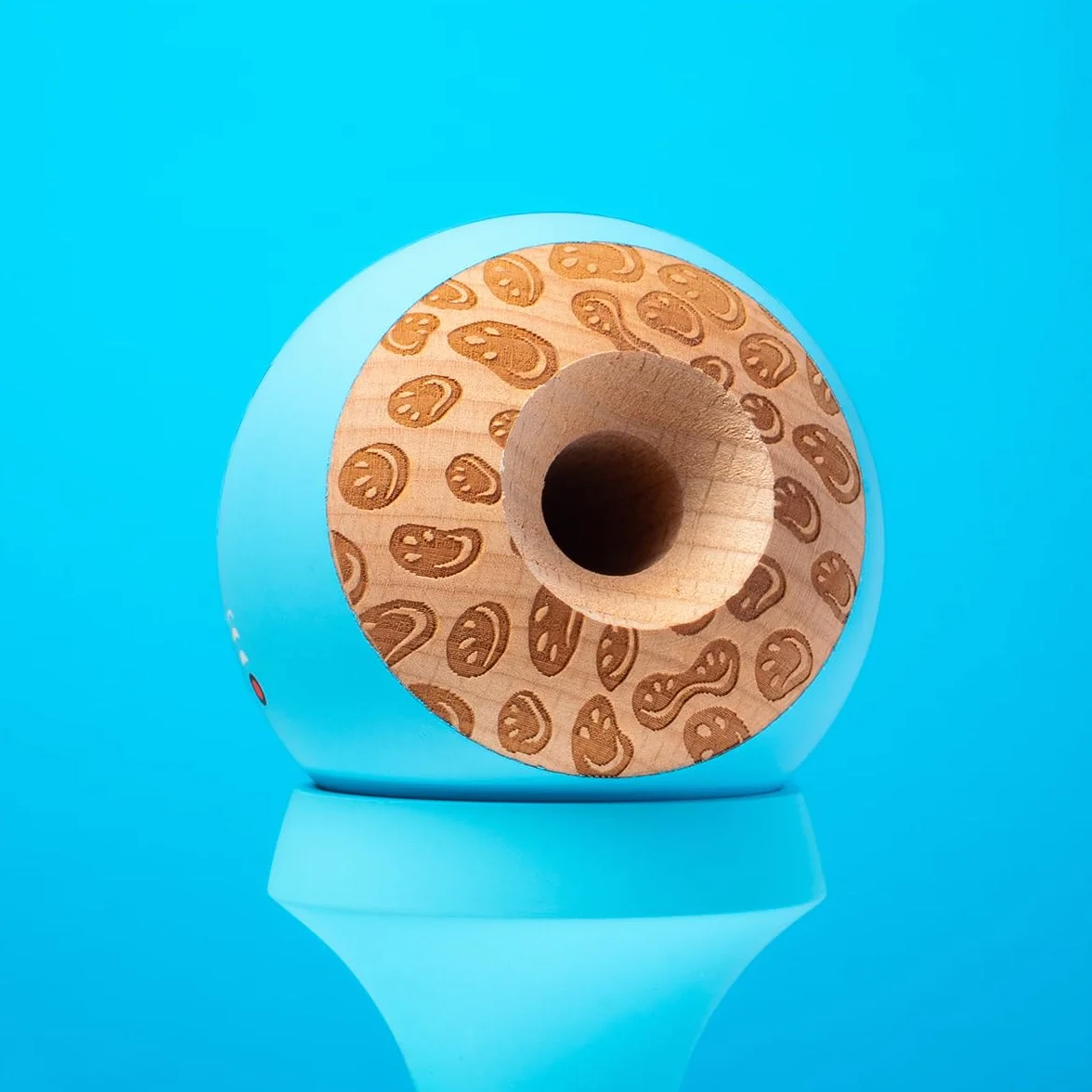 KROM Kendama KOLOR Azul – Kendama con Revestimiento de Goma, 2GOOD Shape, Arce Ken & Haya Tama