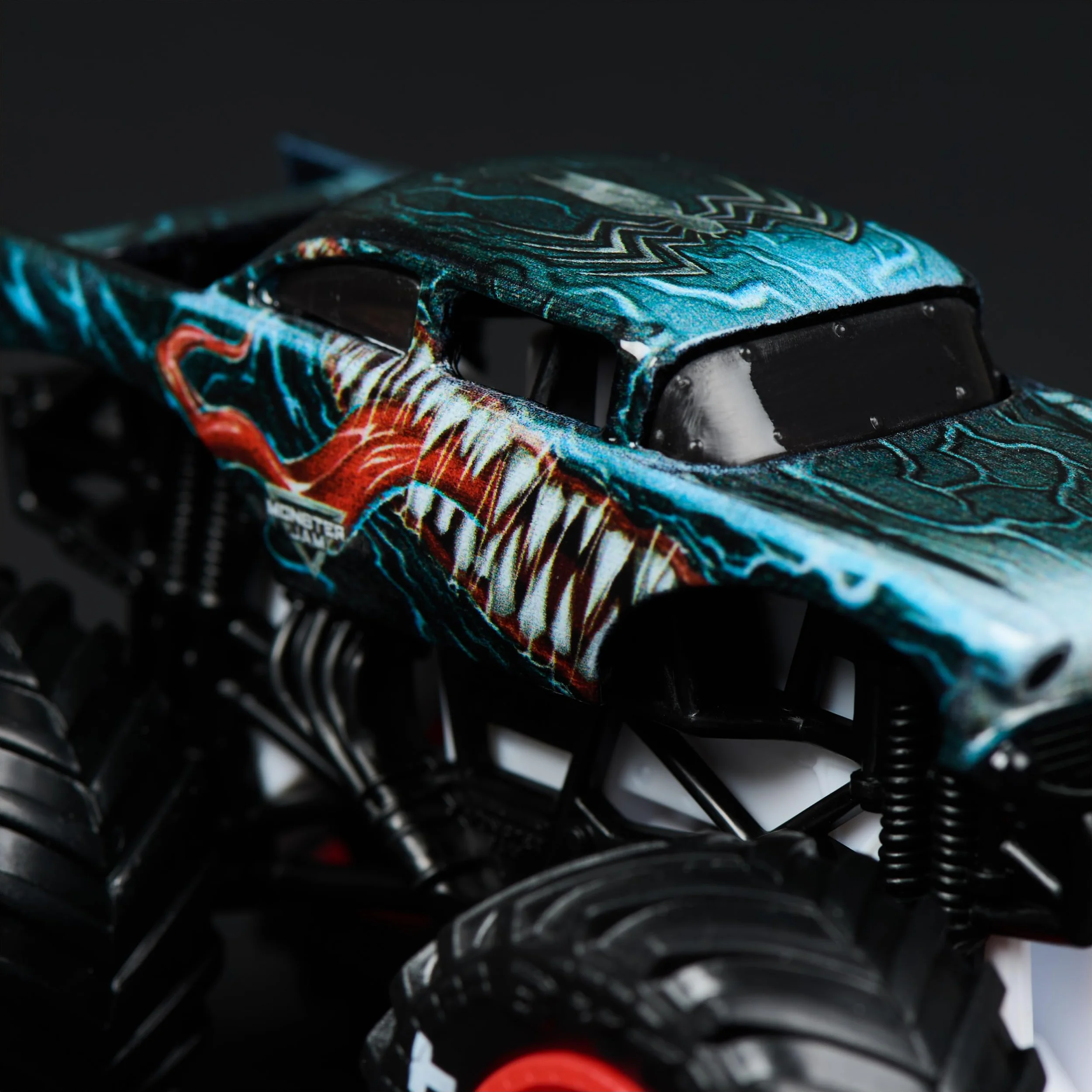Monster Jam Pack 2 Coches Juguete Monster Truck Marvel Oficial Escala 1:64 Metálicos Venom Spiderman