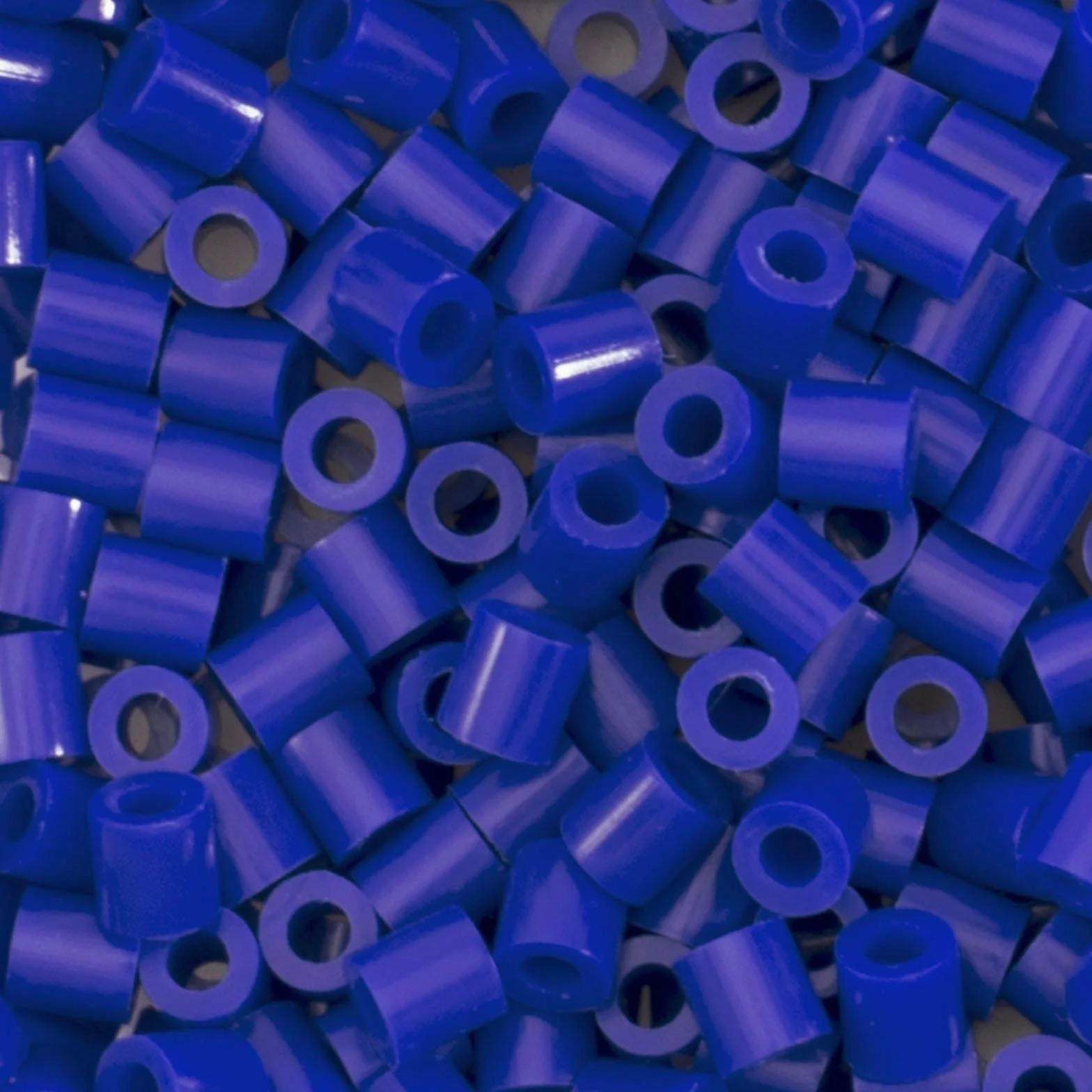 Vaessen Creative Perlas Fusibles, Azul, Set de 1100 Piezas para Manualidades DIY para Niños, Creación de Joyas, Decoraciones Hechas en Casa y Otras Ideas de Manualidades