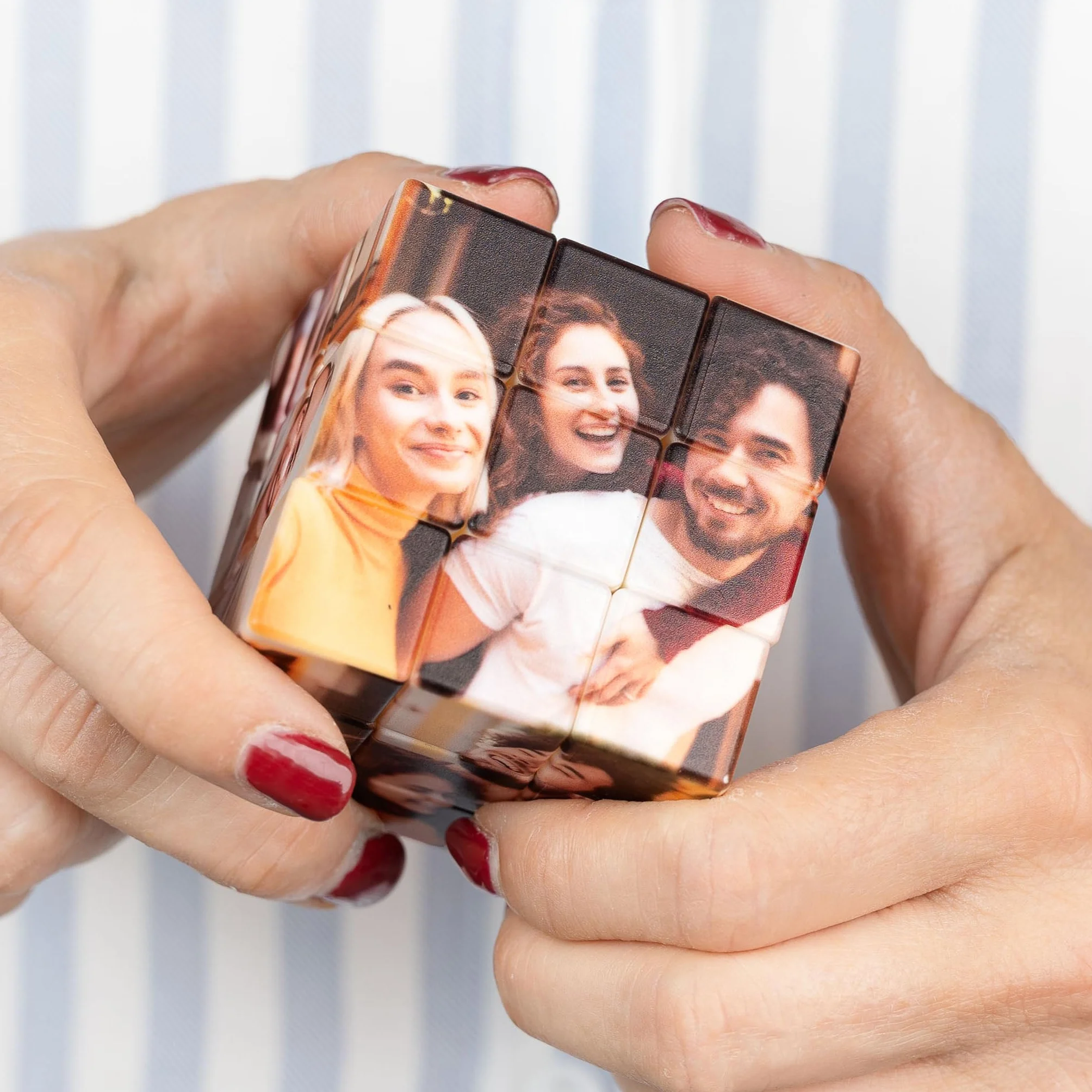 Wanapix | Cubo de Velocidad Personalizado 3x3 | Cubo de Lógica Giratorio con 6 Fotos | Impresión Directa sobre Cada Cara