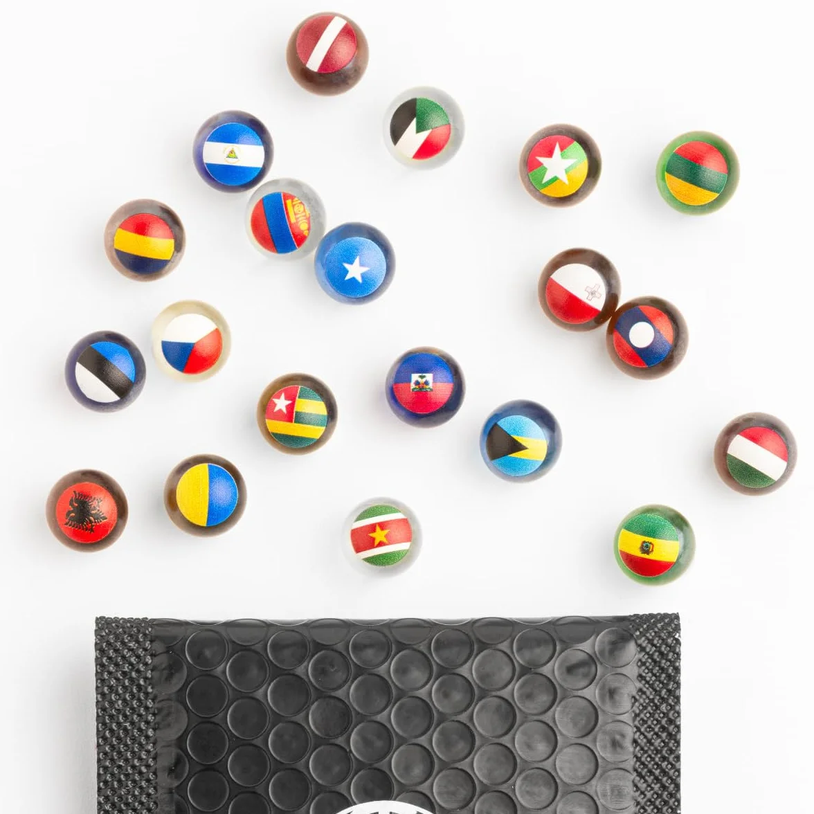 3 Paquetes Colección de Canicas con Banderas de Paises | 10 Banderas Aleatorias por Paquete | Small World Collection