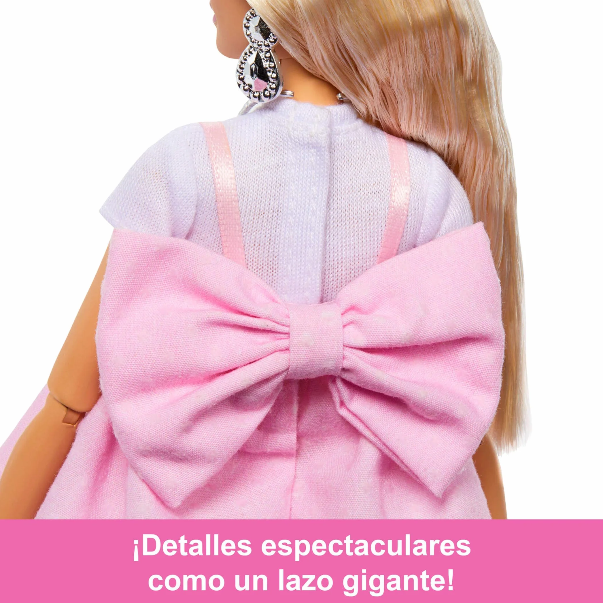 Barbie Deluxe Style Muñeca n. 3 con conjunto de moda Barbiecore, pelo rubio con moño alto, vestido rosa pastel con lazo grande y accesorios como medias de redecilla, HYV27