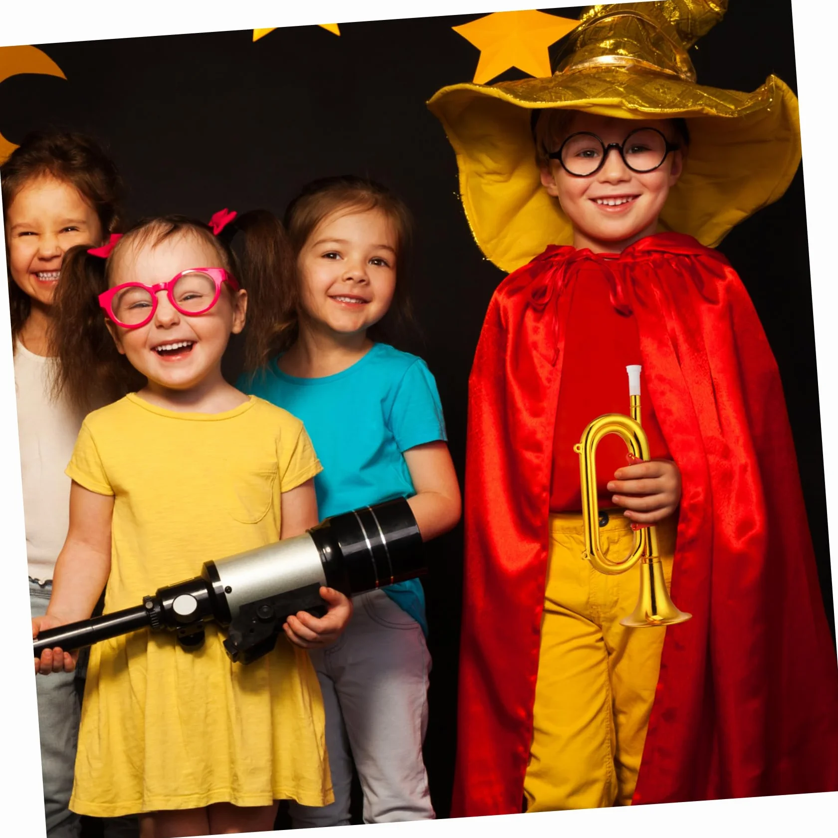UKCOCO Trompetas De Plástico: Cornetas 13 Pulgadas Juguetes Musicales para Niños Herramienta Musical Educación Temprana Accesorio para Presentaciones En Escenarios De Fiestas.