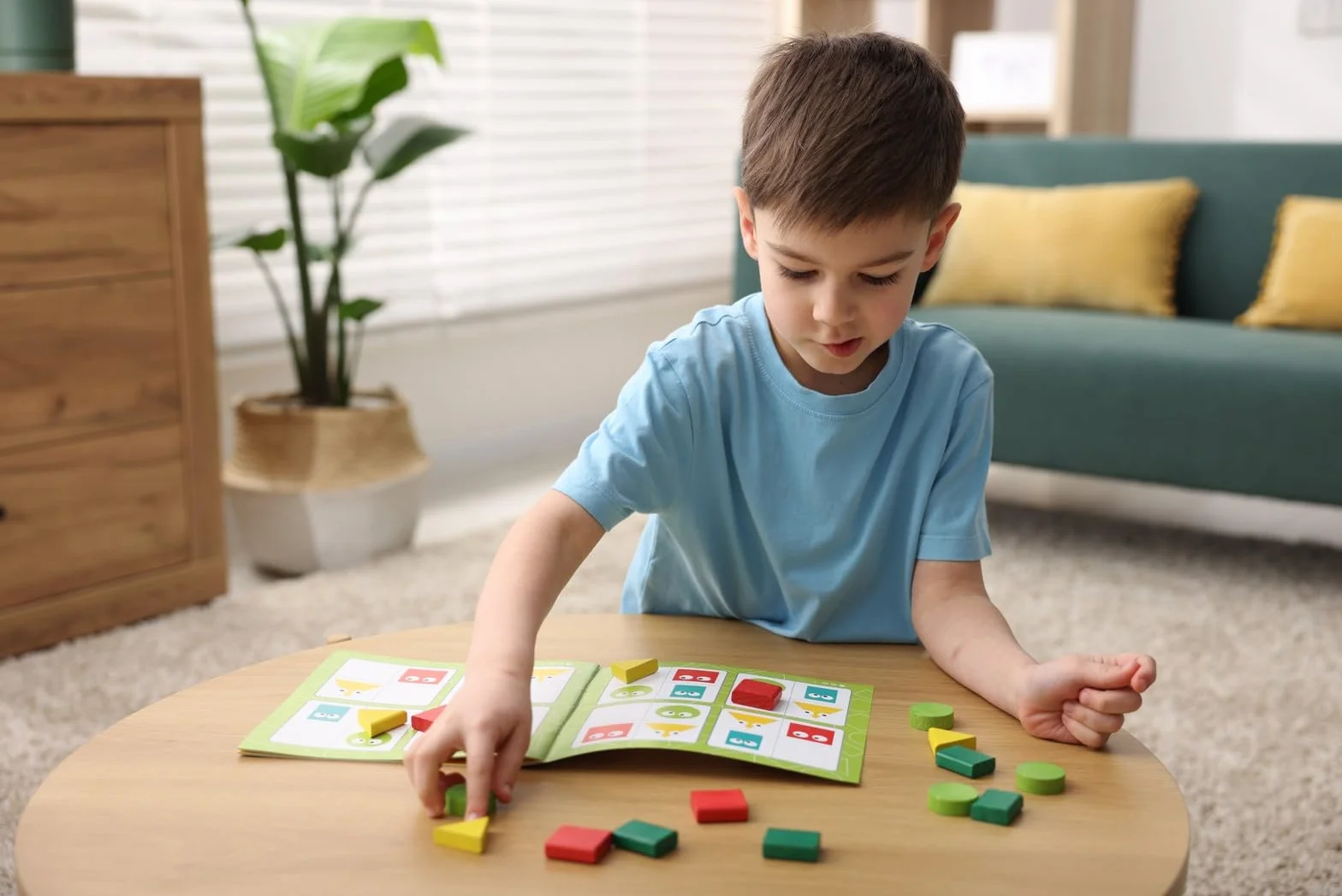 Sudoku Geométrico de Madera – Juguete Educativo 16 Piezas 20 Tareas – Estimula Lógica y Motricidad Fina – Desde 3 Años
