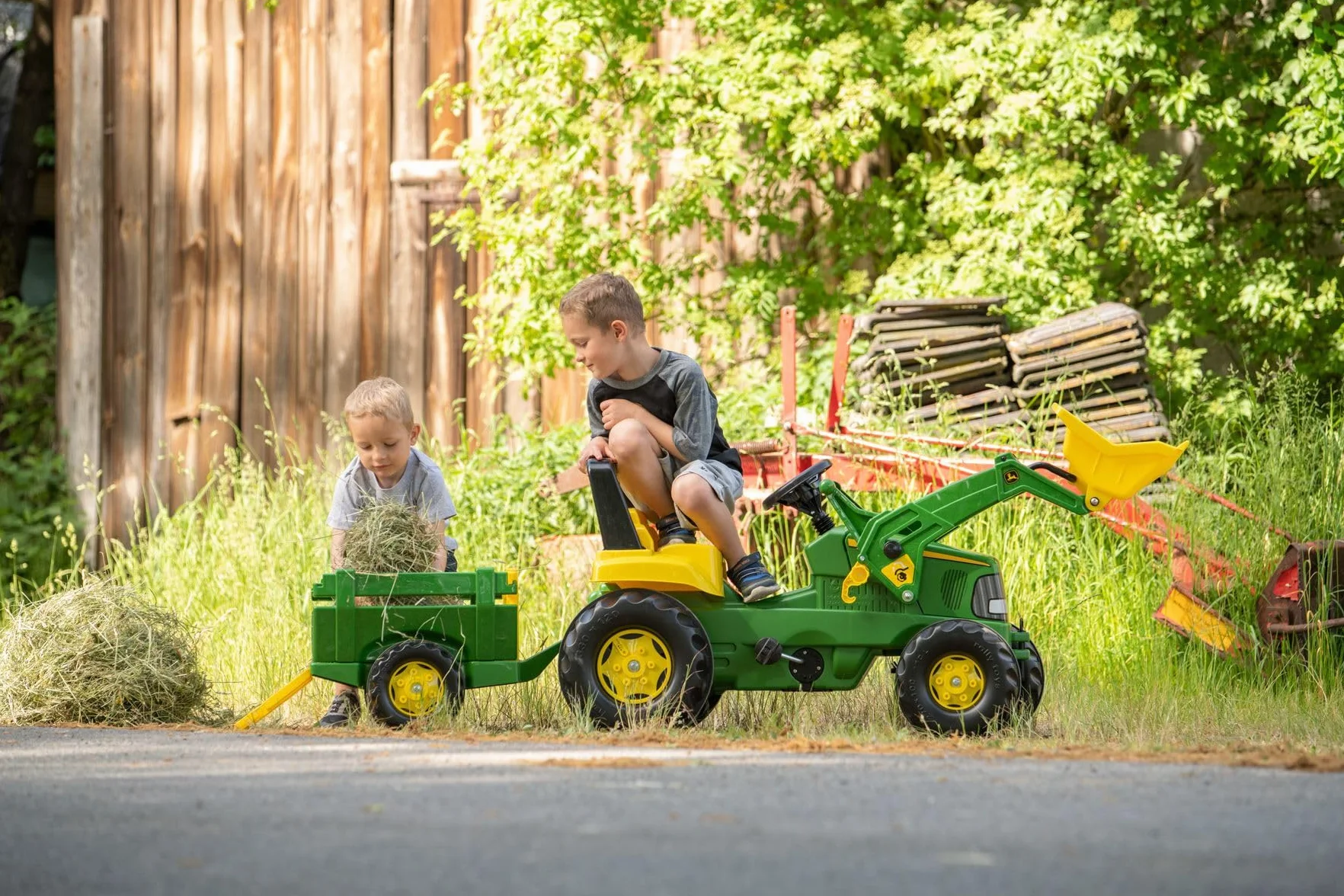 John Deere 6210R Avec Pelle et remorque