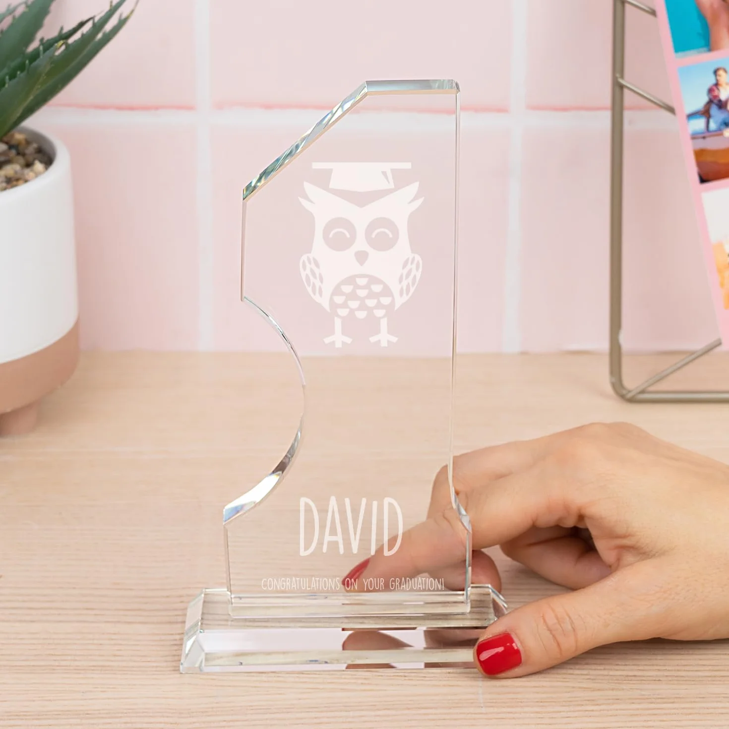 Trofeo Personalizado con Nombre y Texto Cristal Grabado Número 1 Incluye Estuche